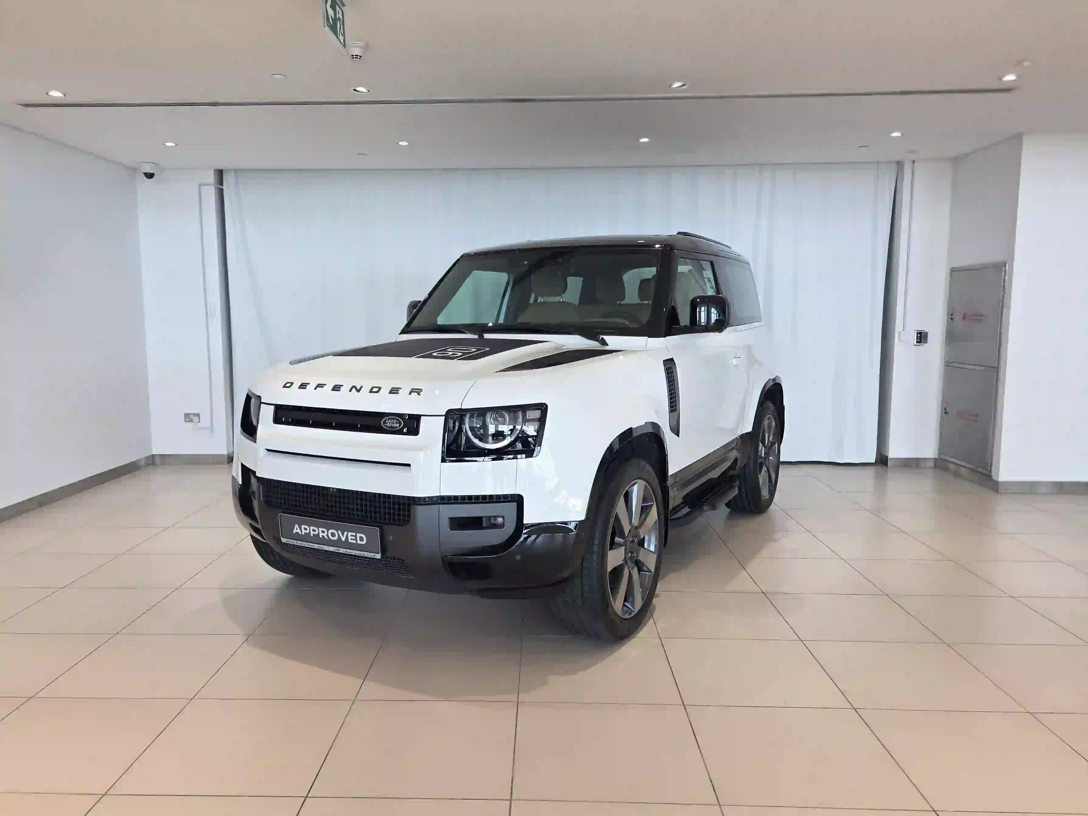 Land Rover Defender 90 3.0i6 X-Dynamic HSE 2026 - Image 1
