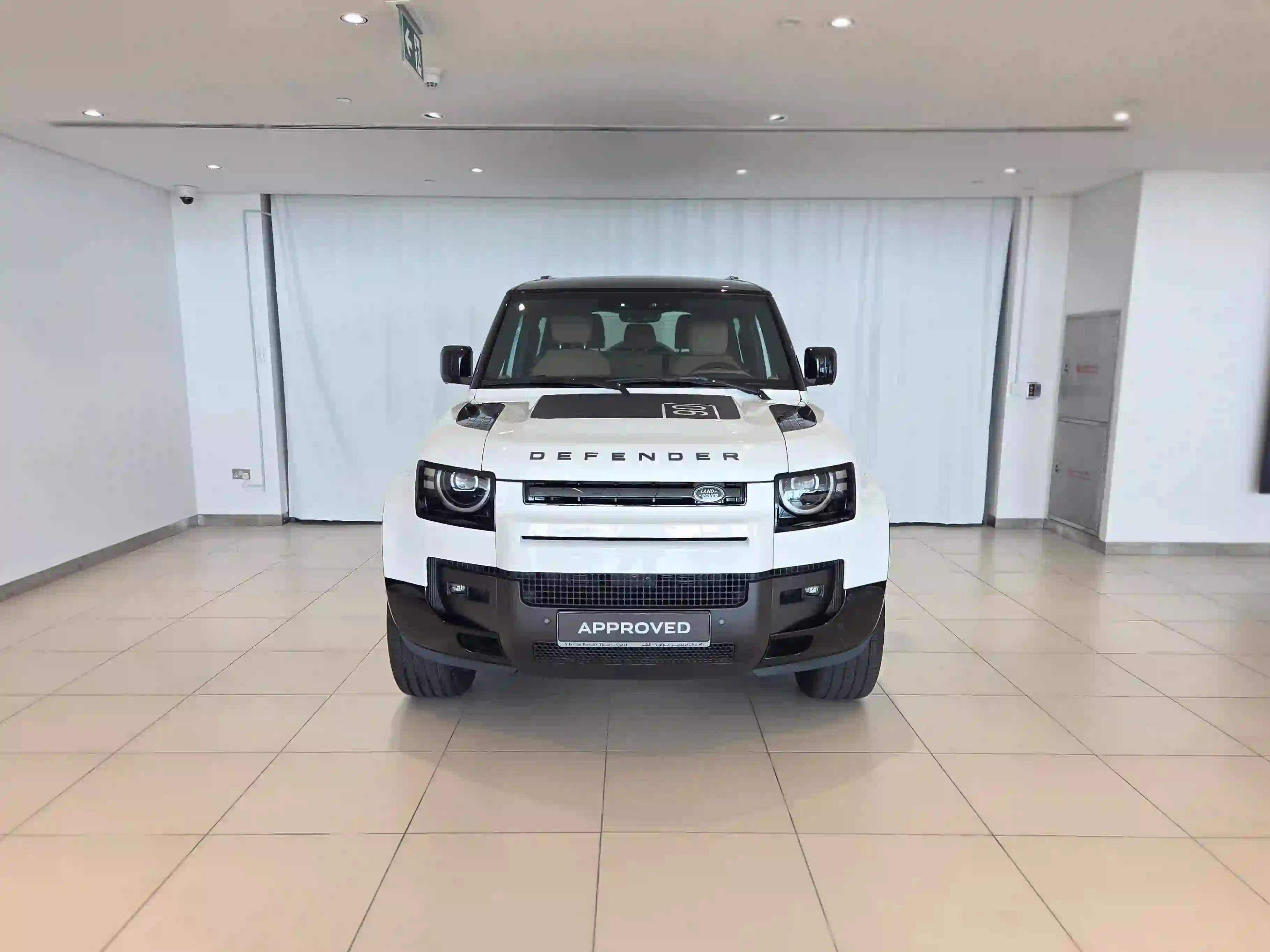Land Rover Defender 90 3.0i6 X-Dynamic HSE 2026 - Image 2