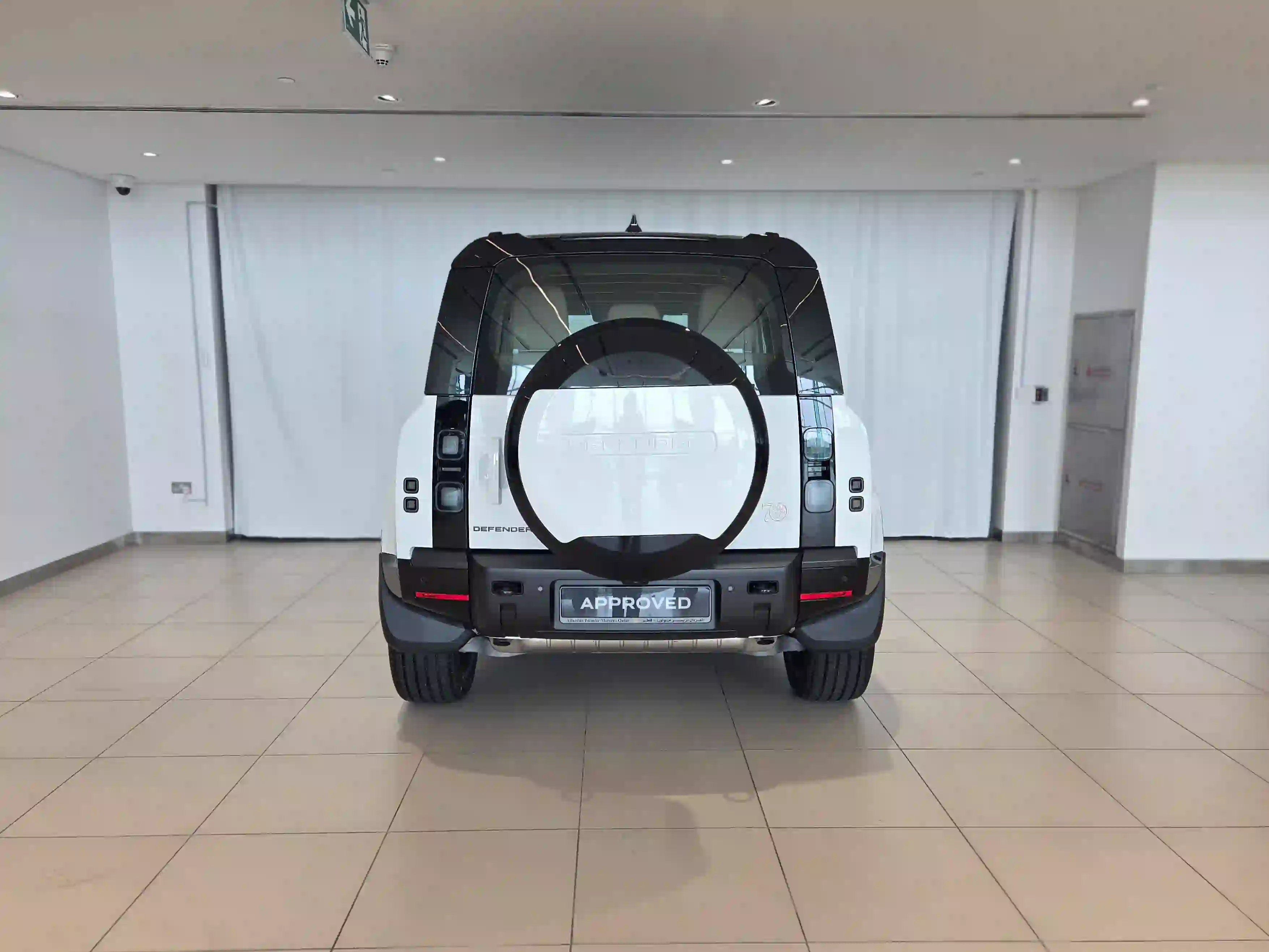 Land Rover Defender 90 3.0i6 X-Dynamic HSE 2026 - Image 4