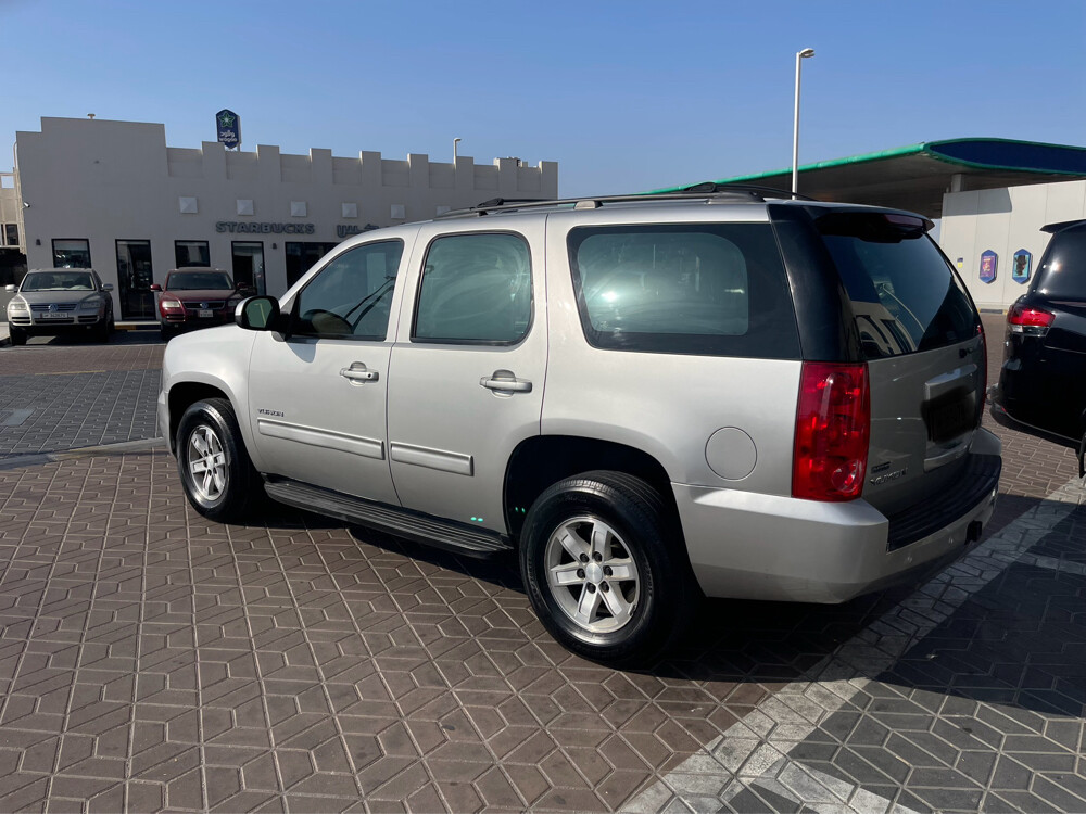 GMC Yukon SLT 2010 - Image 2