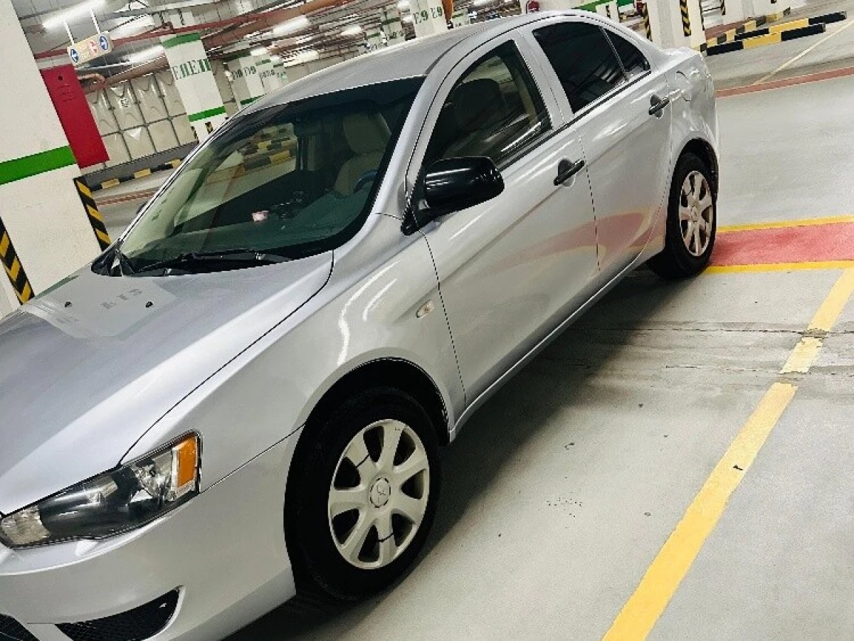 Mitsubishi Lancer EX 1.6 2015
