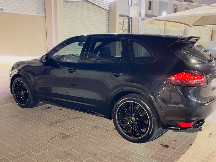 Porsche Cayenne GTS 2013 - Image 2