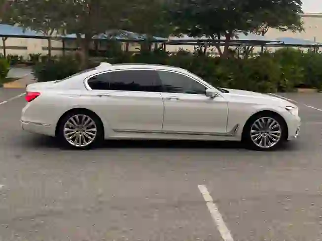 BMW 7-Series 730 Li 2018 - Image 2