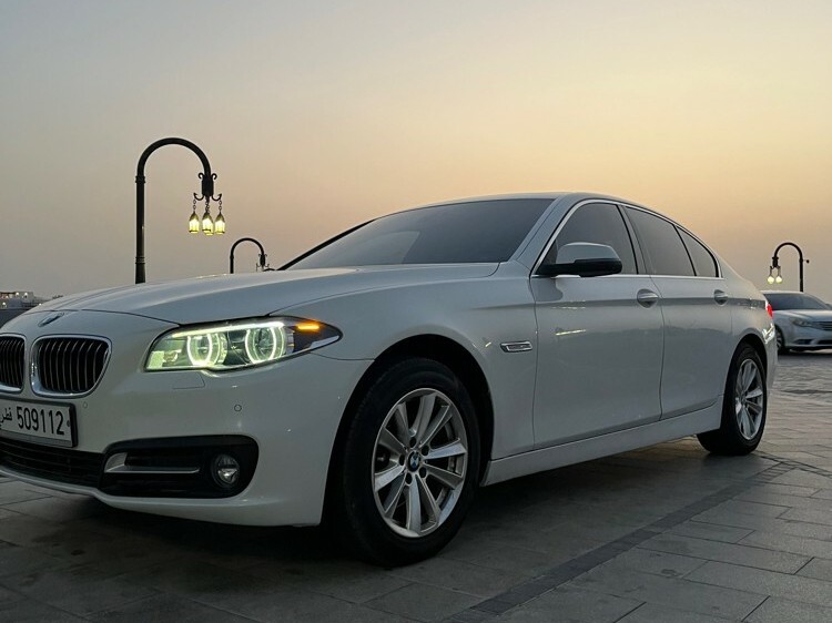 BMW 5-Series 520 i 2014 - Image 2
