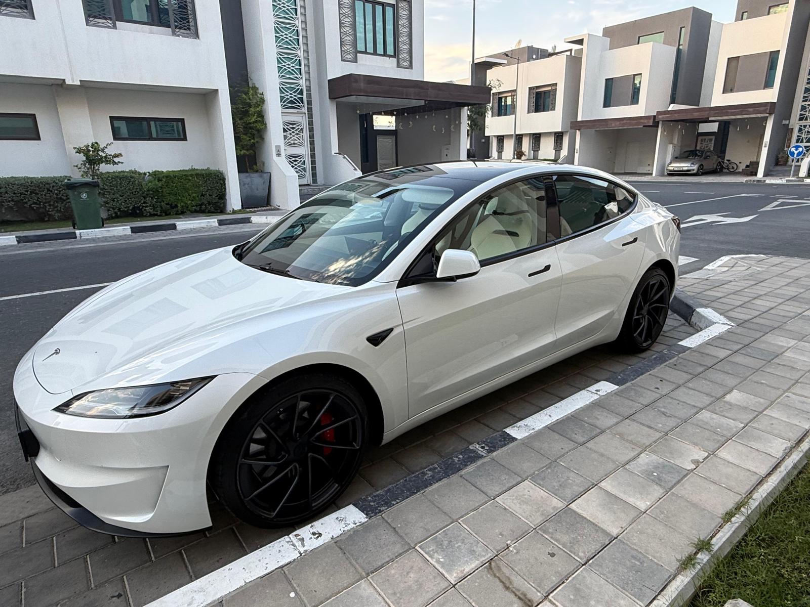 Tesla Model 3  2025 - Image 4