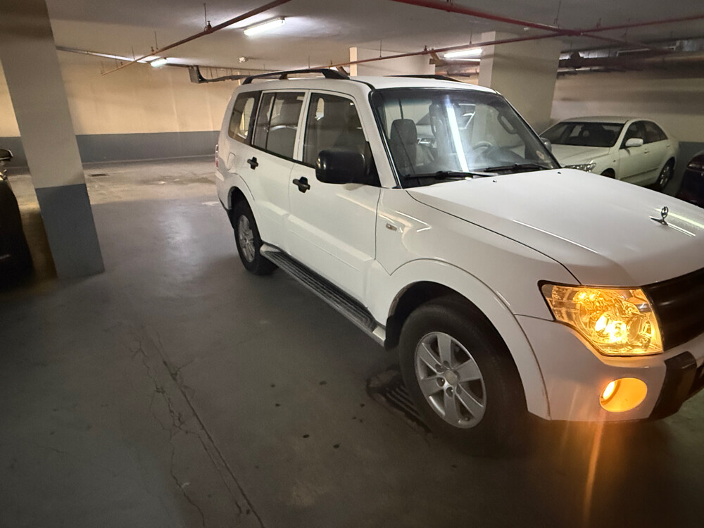 Mitsubishi Pajero 2008 - Image 2