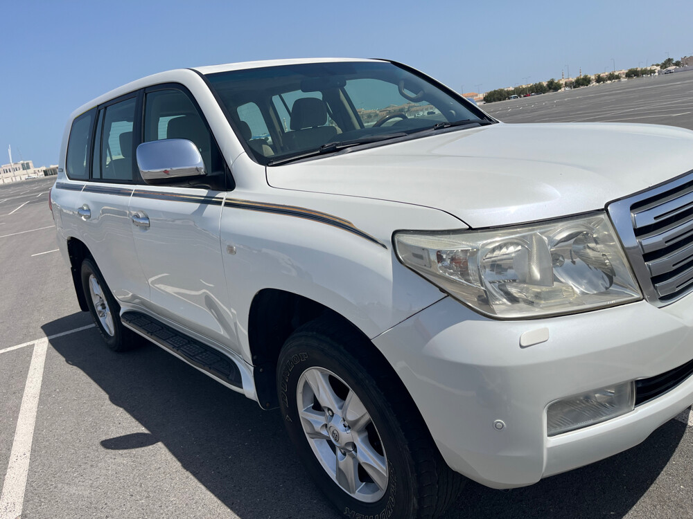 Toyota Land Cruiser VX.R 2011 - Image 2