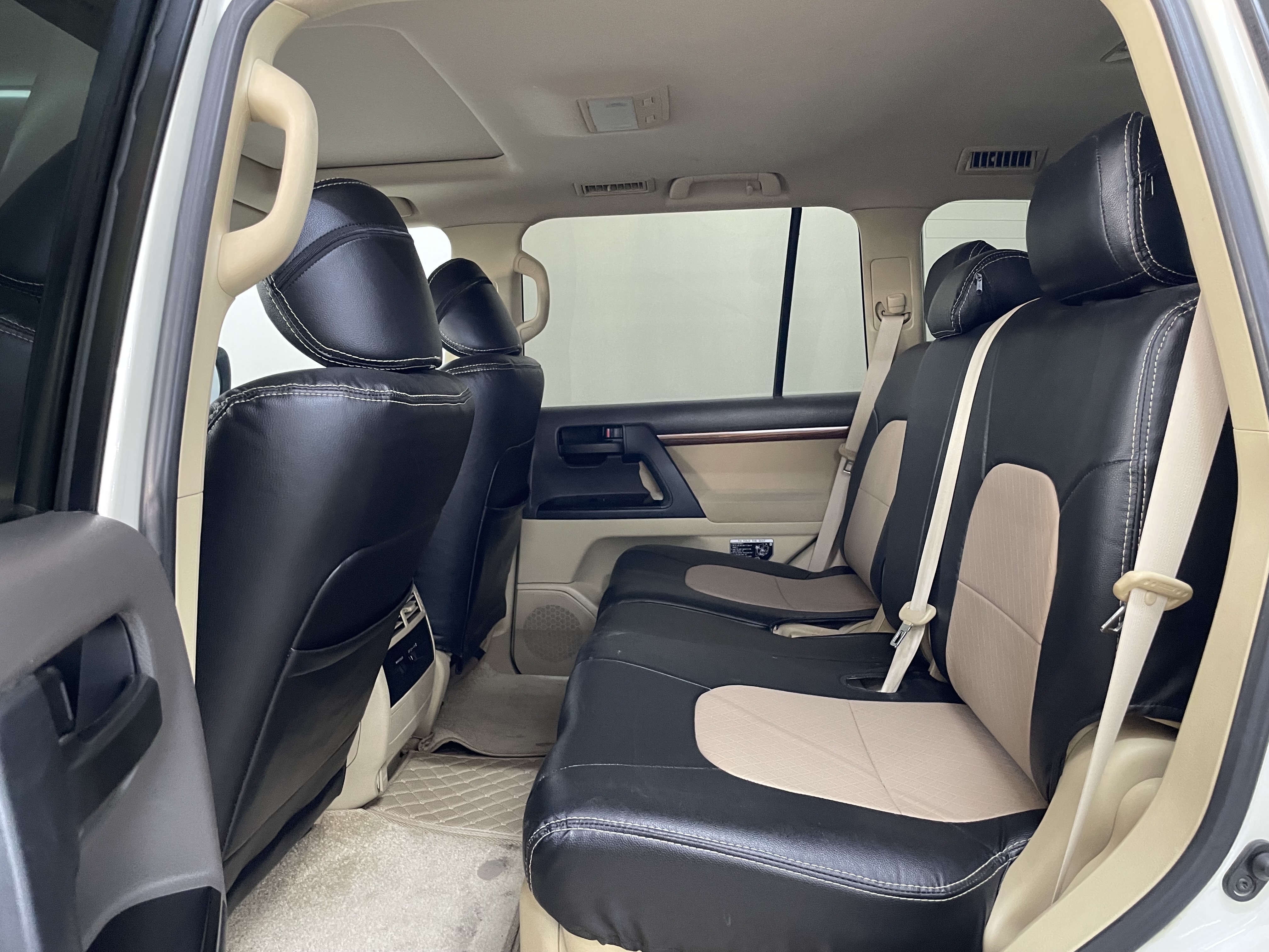 Toyota Land Cruiser GX.R - Image 4