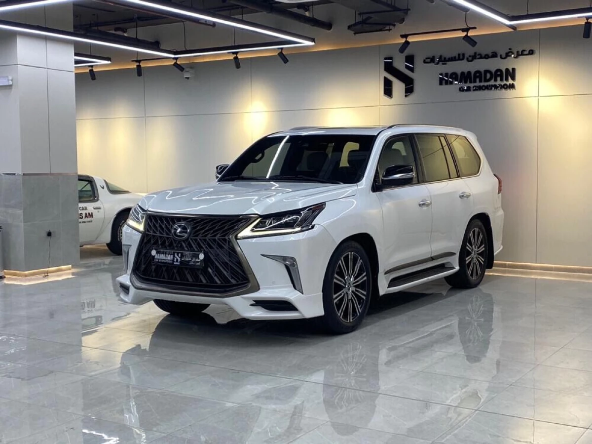 Lexus LX 570 S 2016