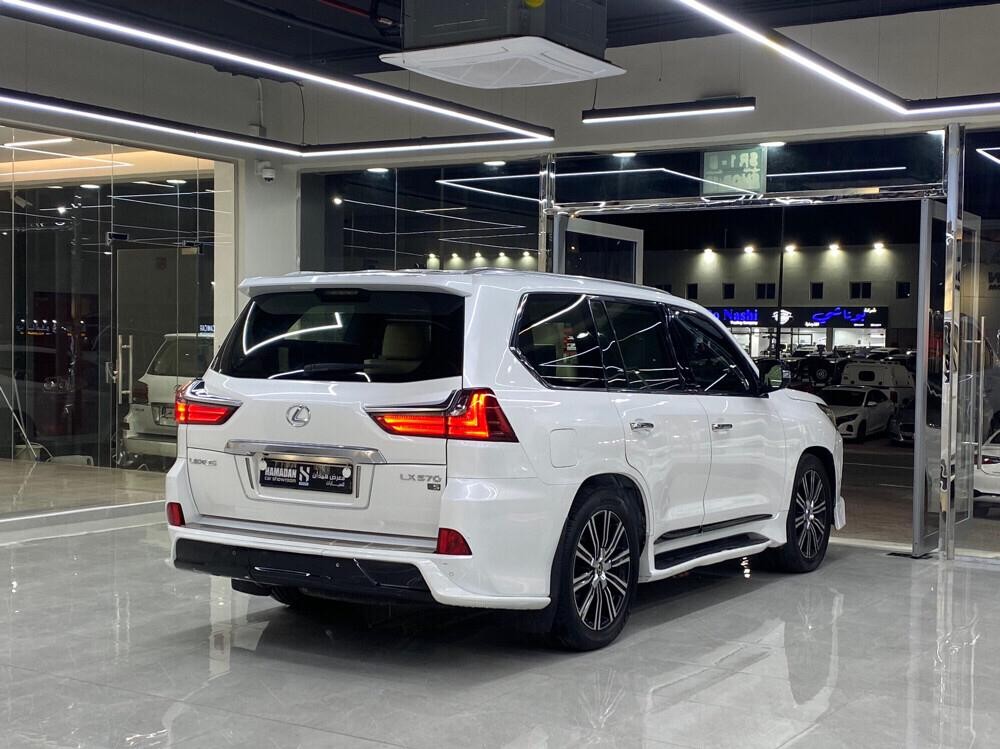 Lexus LX 570 S 2016 - Image 3