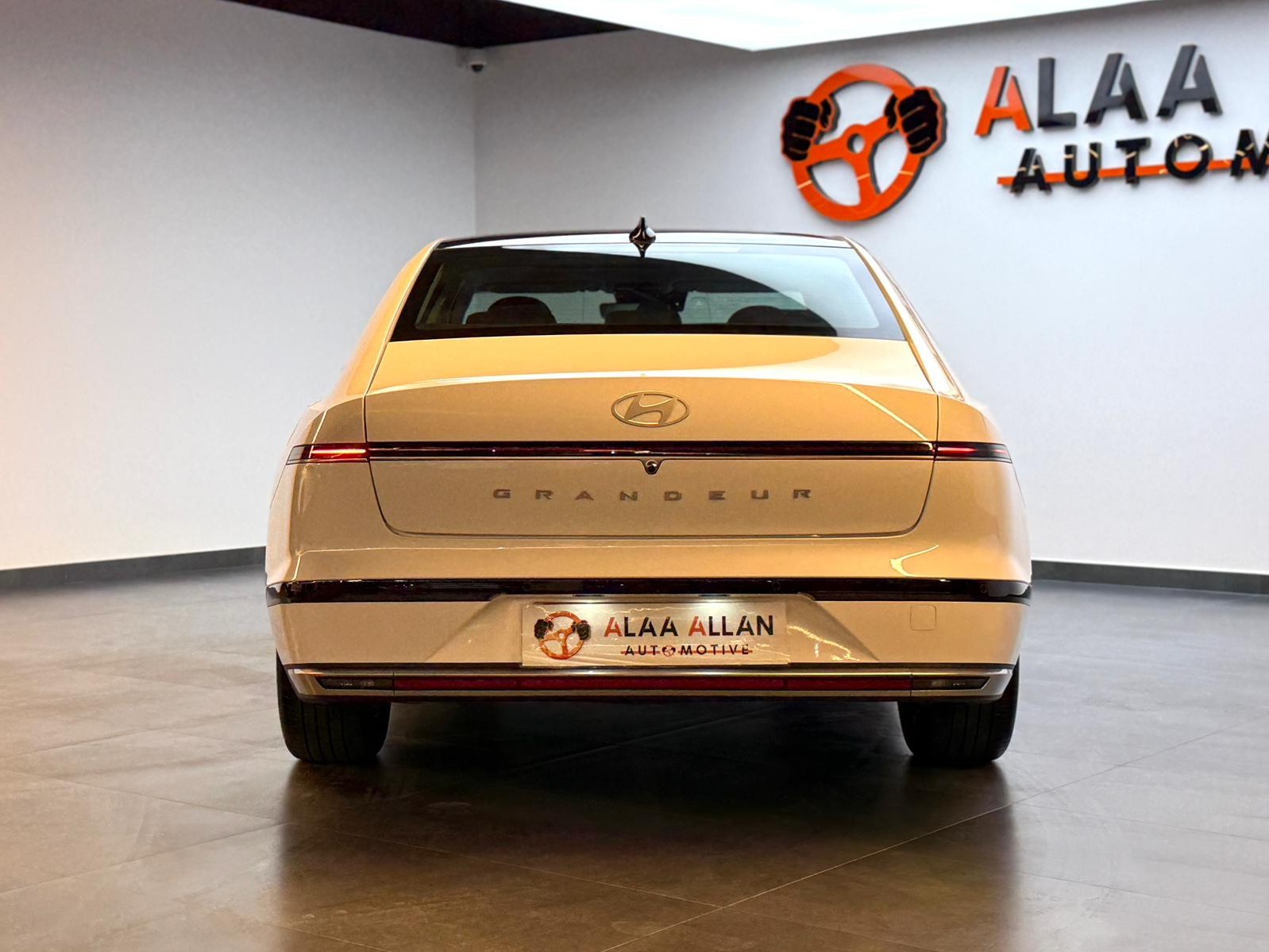 Hyundai Azaera 2023 - Image 3