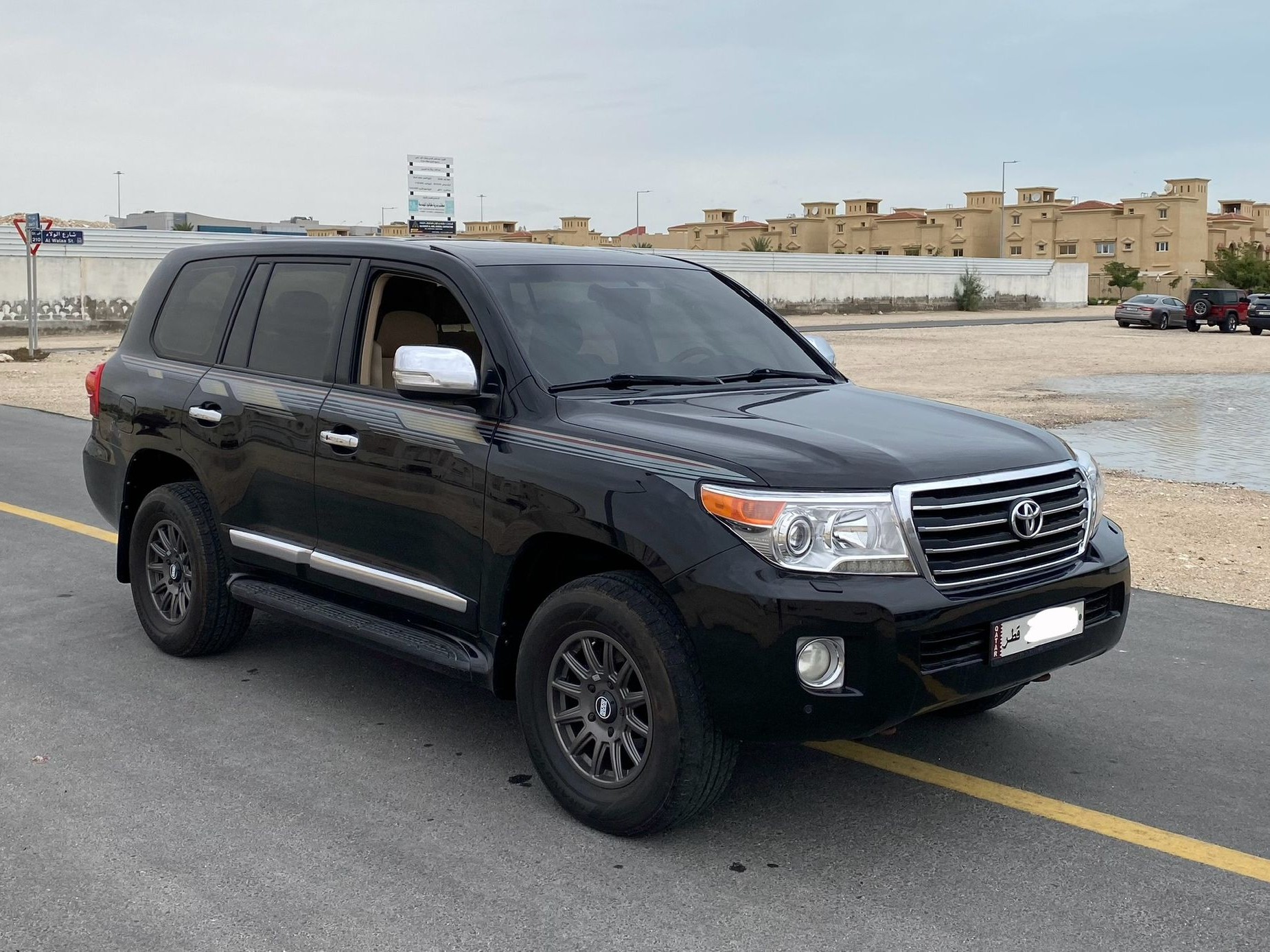 Toyota Land Cruiser GXR v8 2014 - Image 3