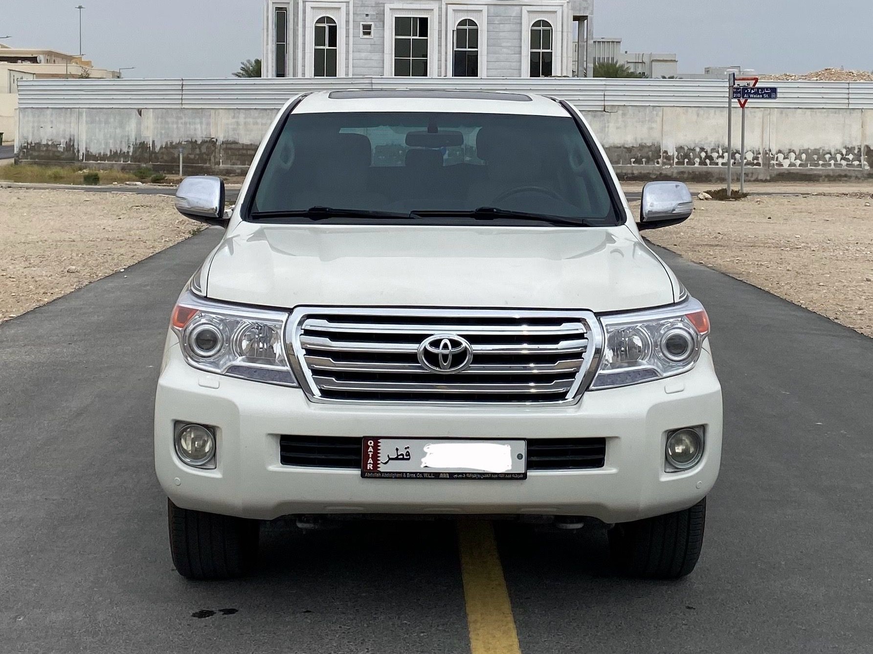 Toyota Land Cruiser GXR v8 2014 - Image 2