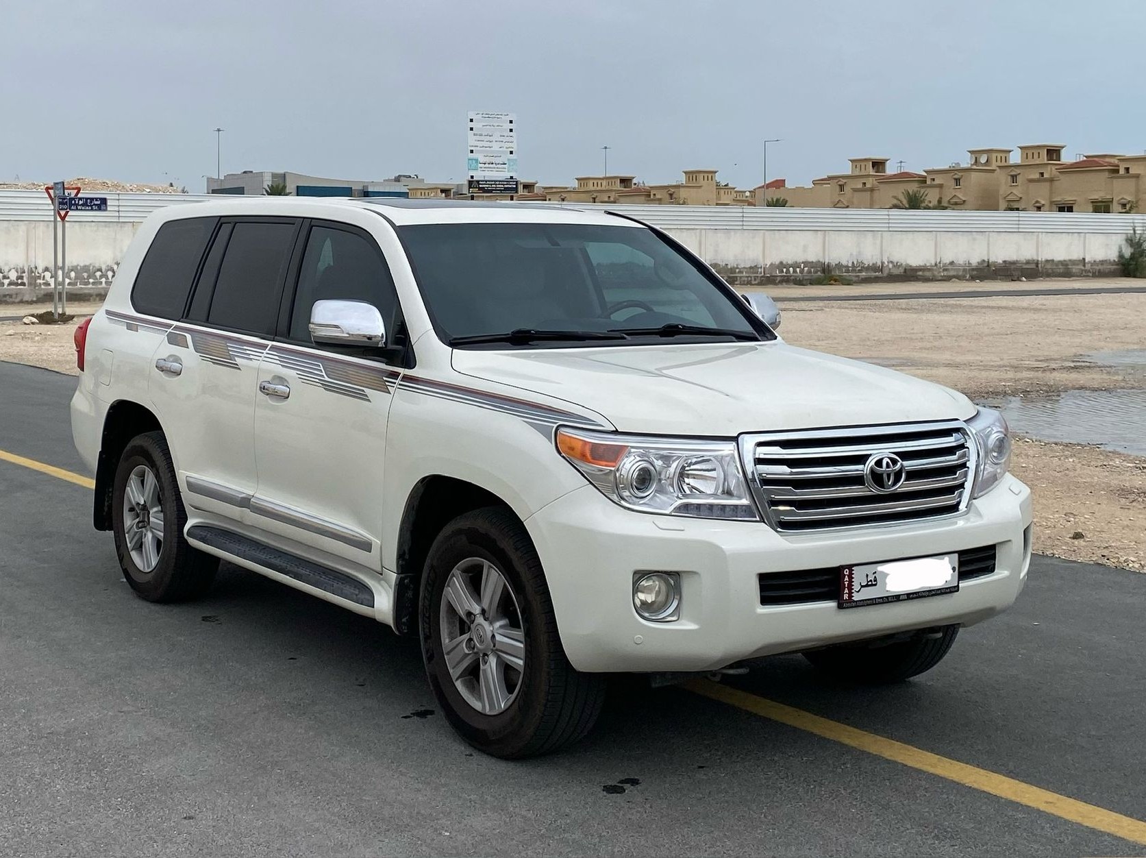Toyota Land Cruiser GXR v8 2014 - Image 3