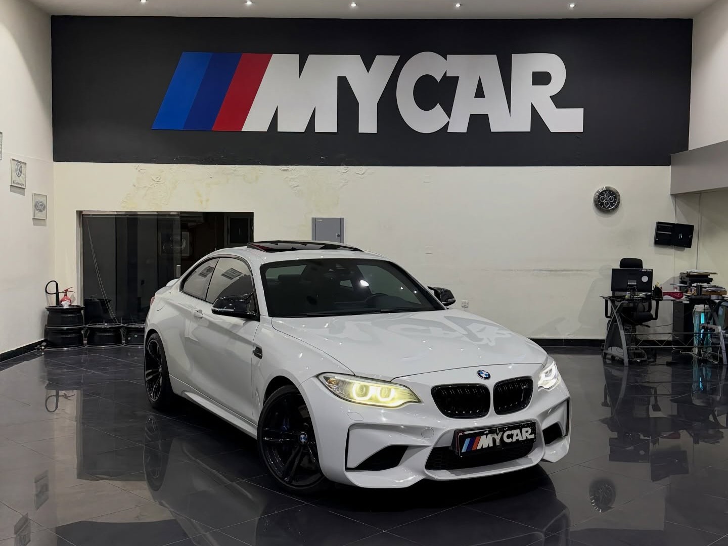 BMW M-Series 2  2017 - Image 2