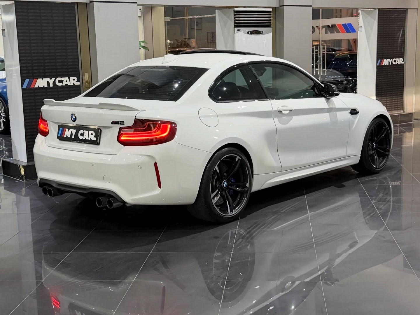 BMW M-Series 2  2017 - Image 4