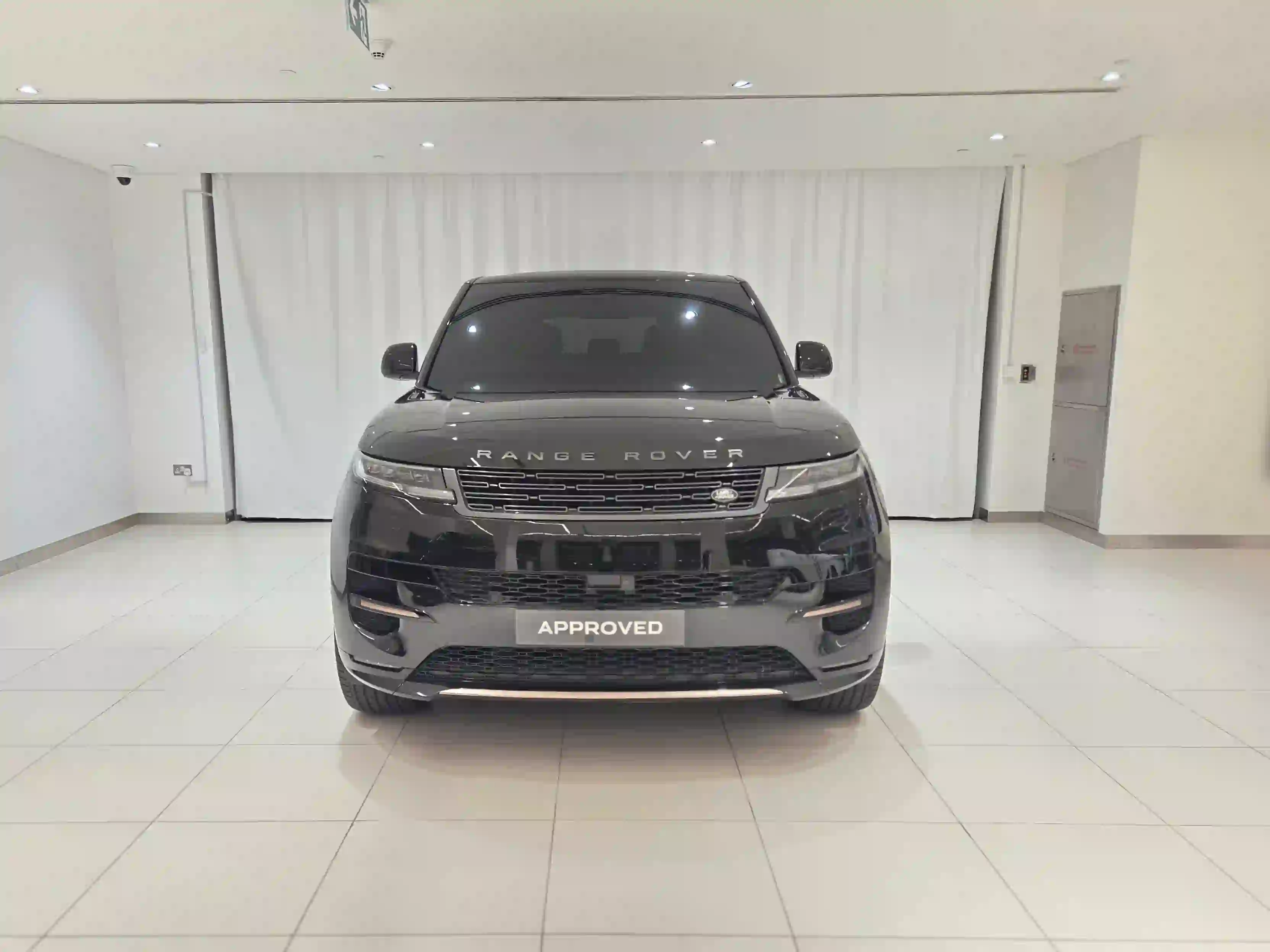 Land Rover Range Rover Sport 3.0i6 Dynamic SE 2025 - Image 2