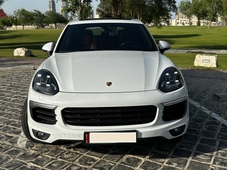 Porsche Cayenne S  2015 - Image 1