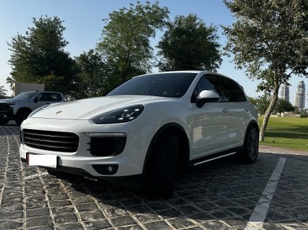 Porsche Cayenne S  2015 - Image 2