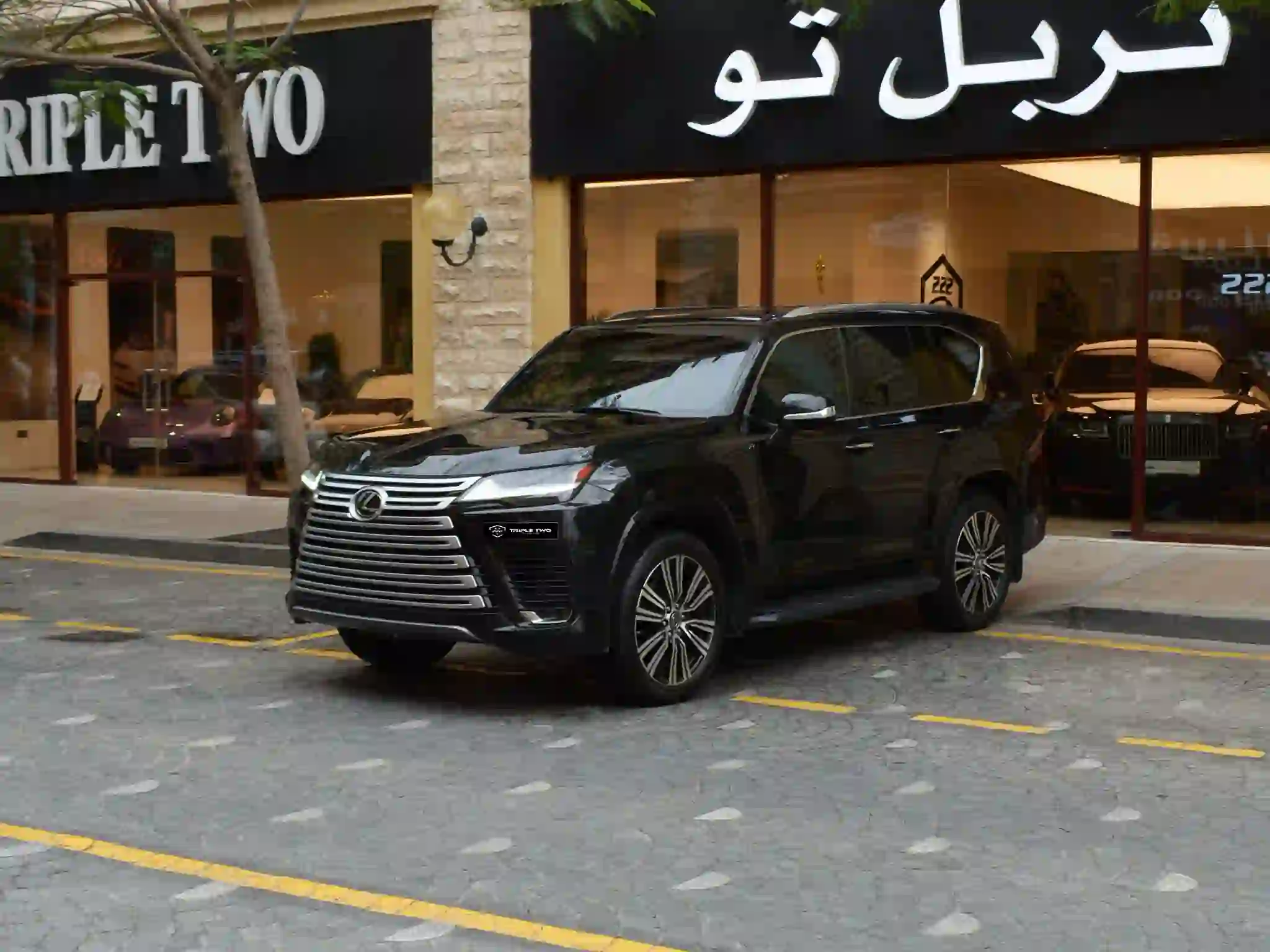 Lexus LX 600 Luxury  2023 - Image 4
