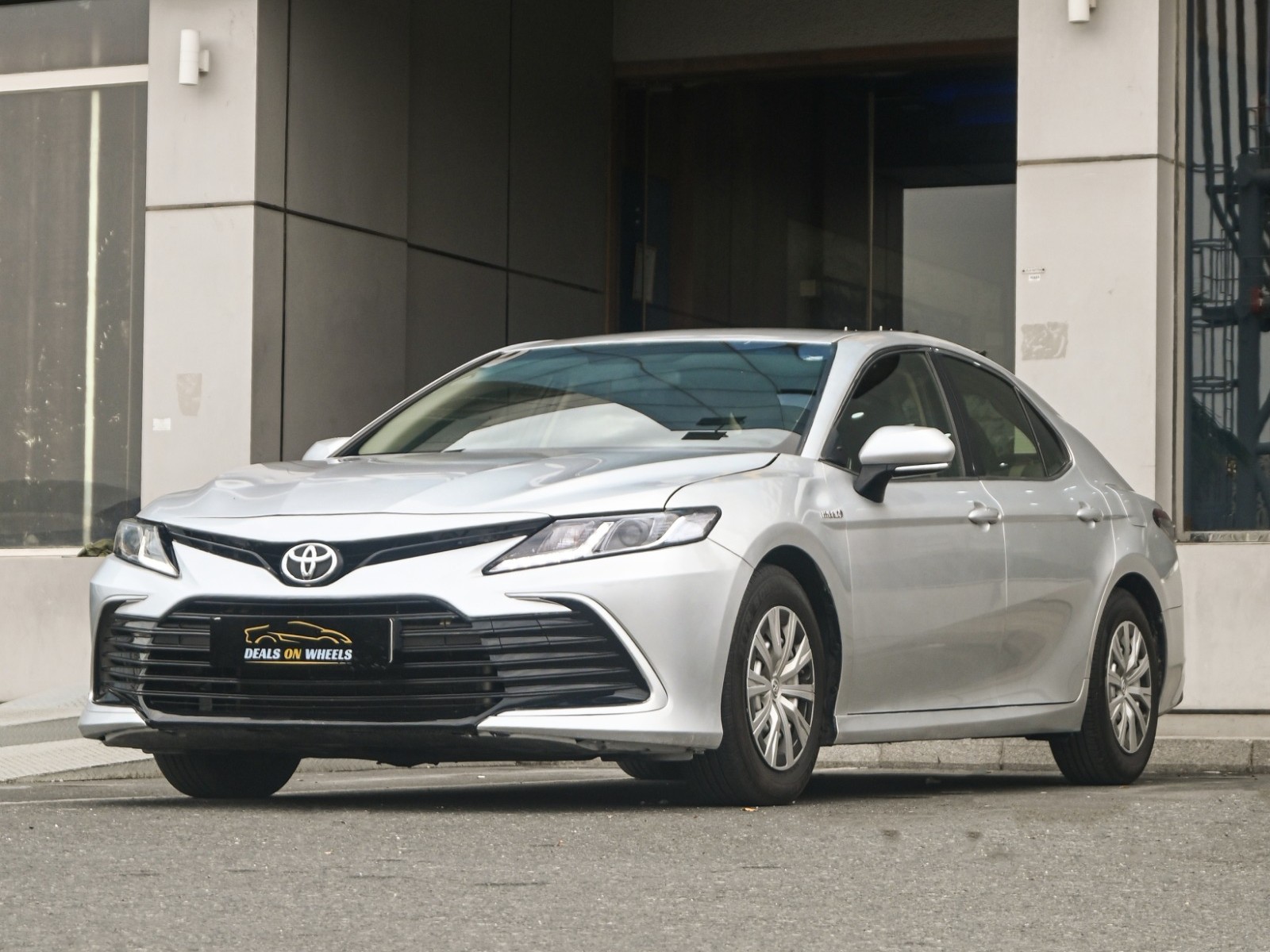 Toyota Camry LE 2022 - Image 3