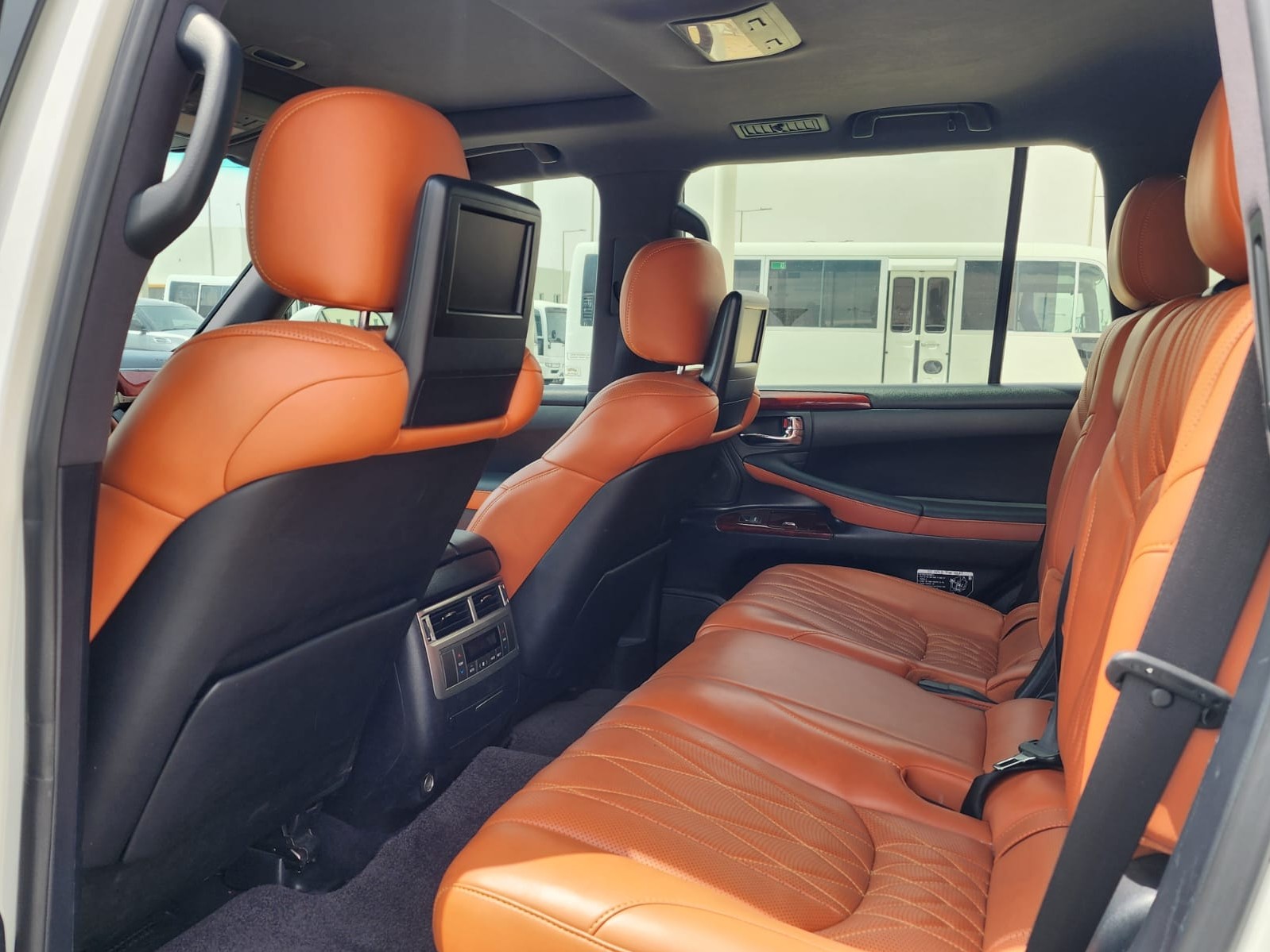 Lexus LX 570 2013 - Image 4