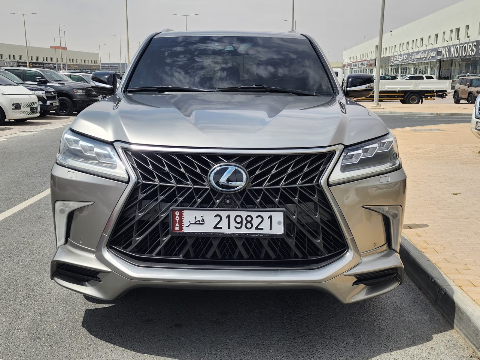 Lexus LX 570 S 2018 - Image 2