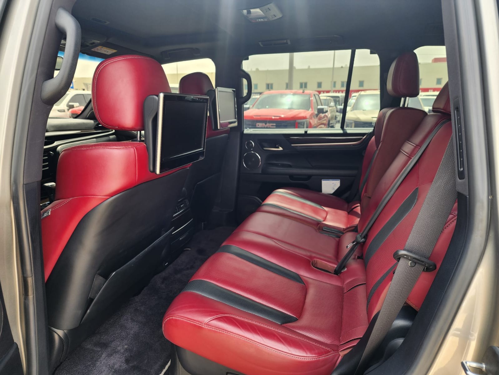 Lexus LX 570 S 2018 - Image 4
