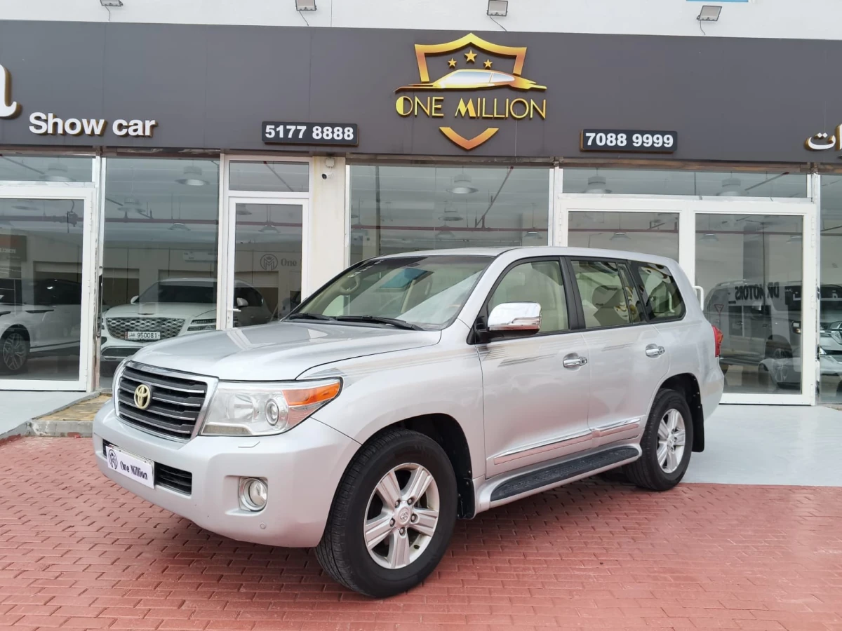 Toyota Land Cruiser GXR v8 2014