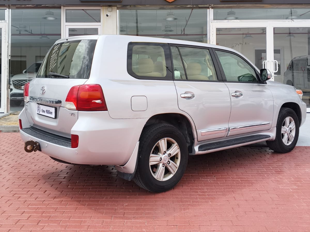 Toyota Land Cruiser GXR v8 2014 - Image 4