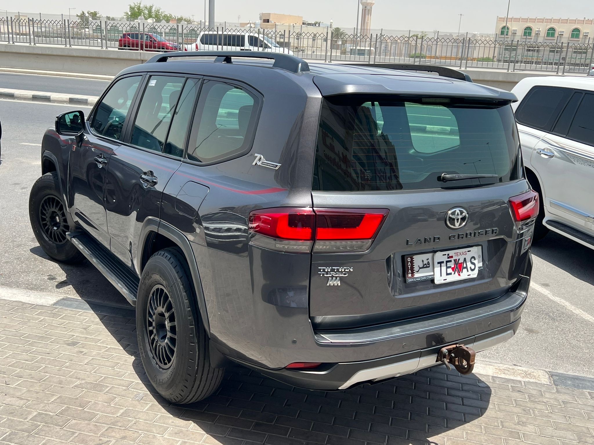 Toyota Land Cruiser G/R - Image 3