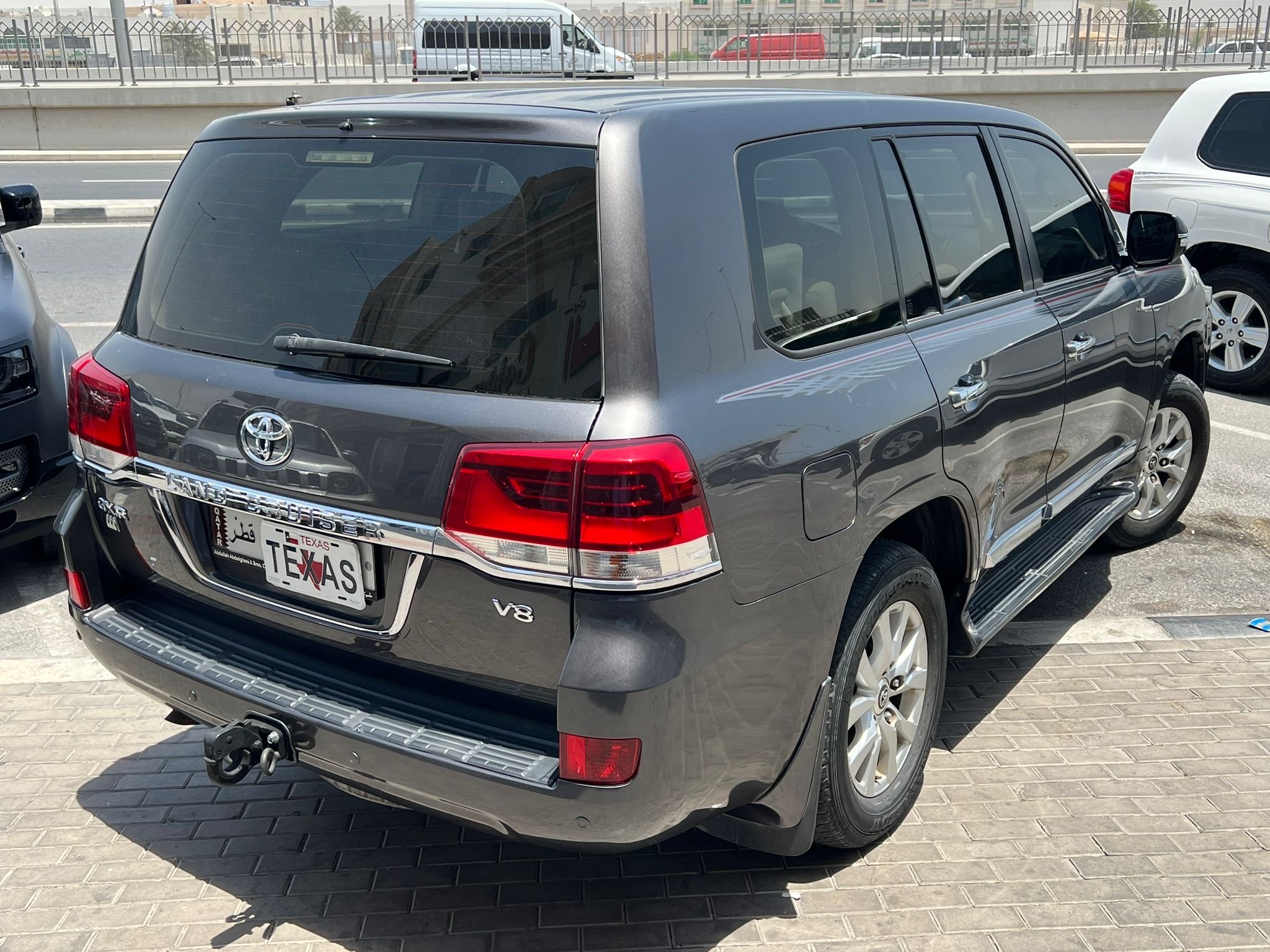 تويوتا لاند كروزر جي اكس ار v8 - Image 3