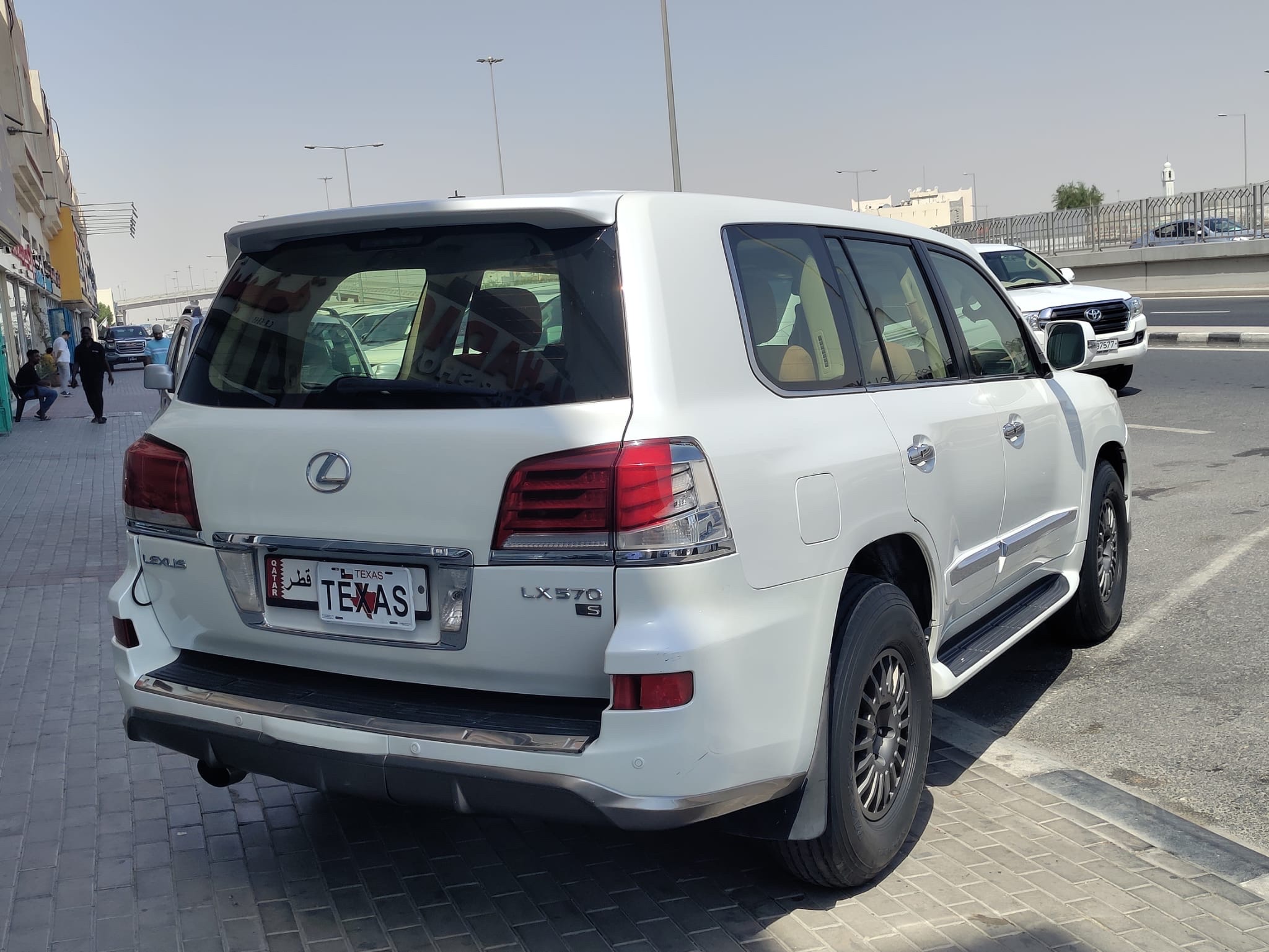 لكزس ال اكس 570 - Image 3