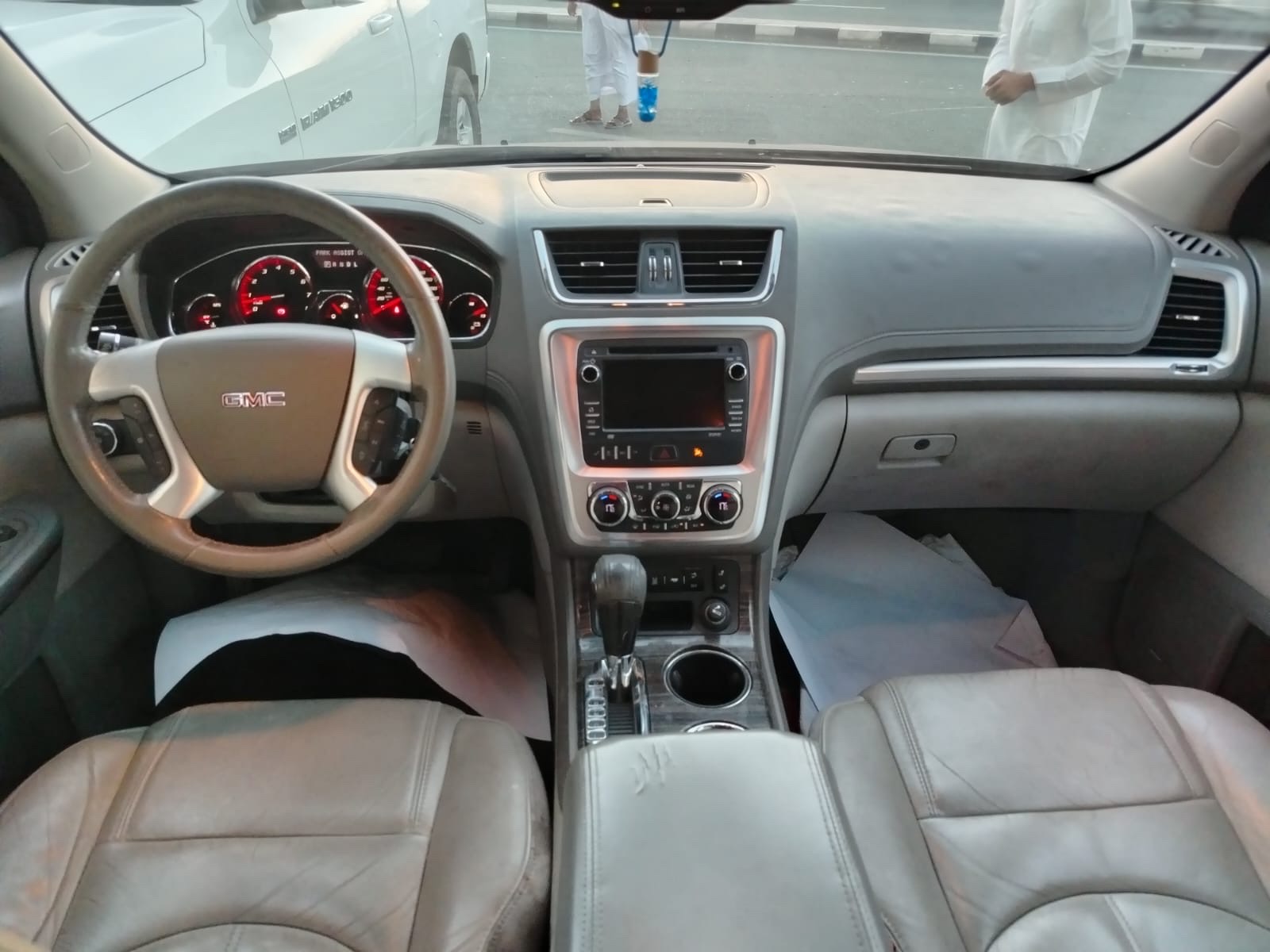 GMC Acadia - Image 4