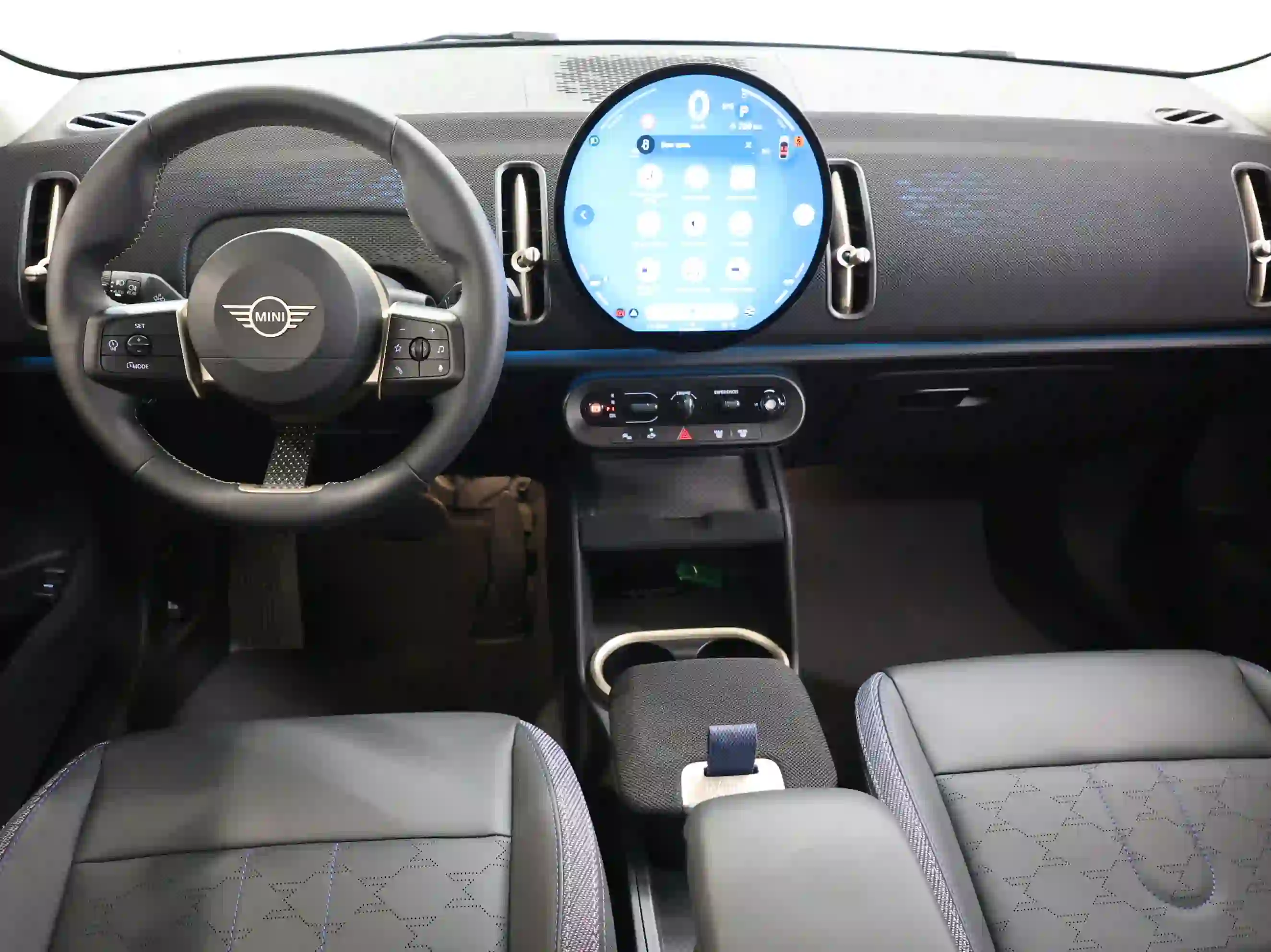 Mini Cooper Countryman 2025 - Image 2