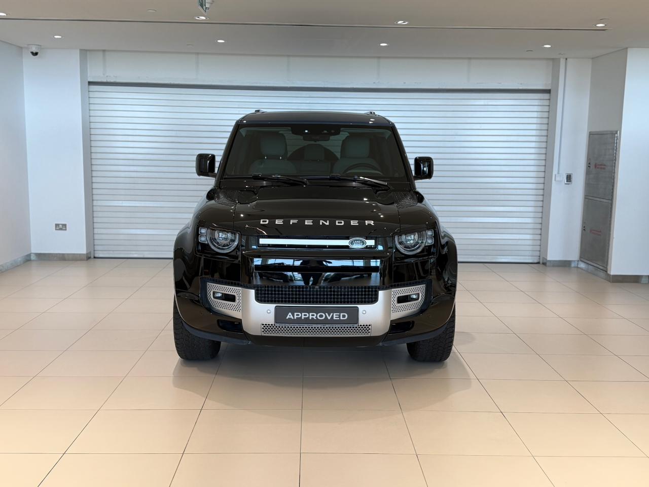 Land Rover Defender 110 3.0i6 HSE 2024 - Image 4
