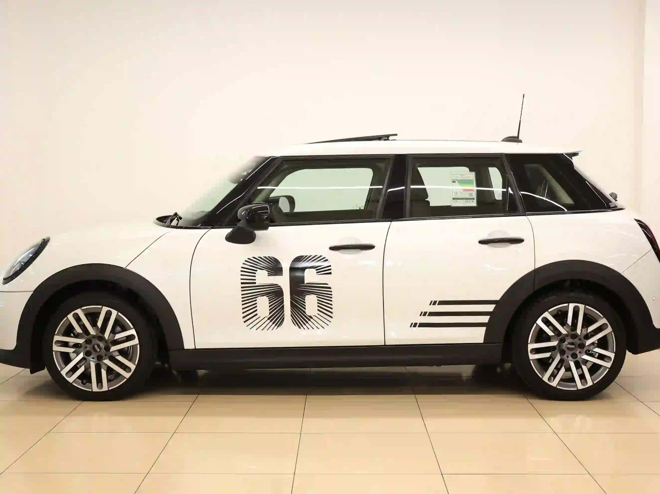 Mini Cooper S. 2025 — photo 9 for sale in Qatar