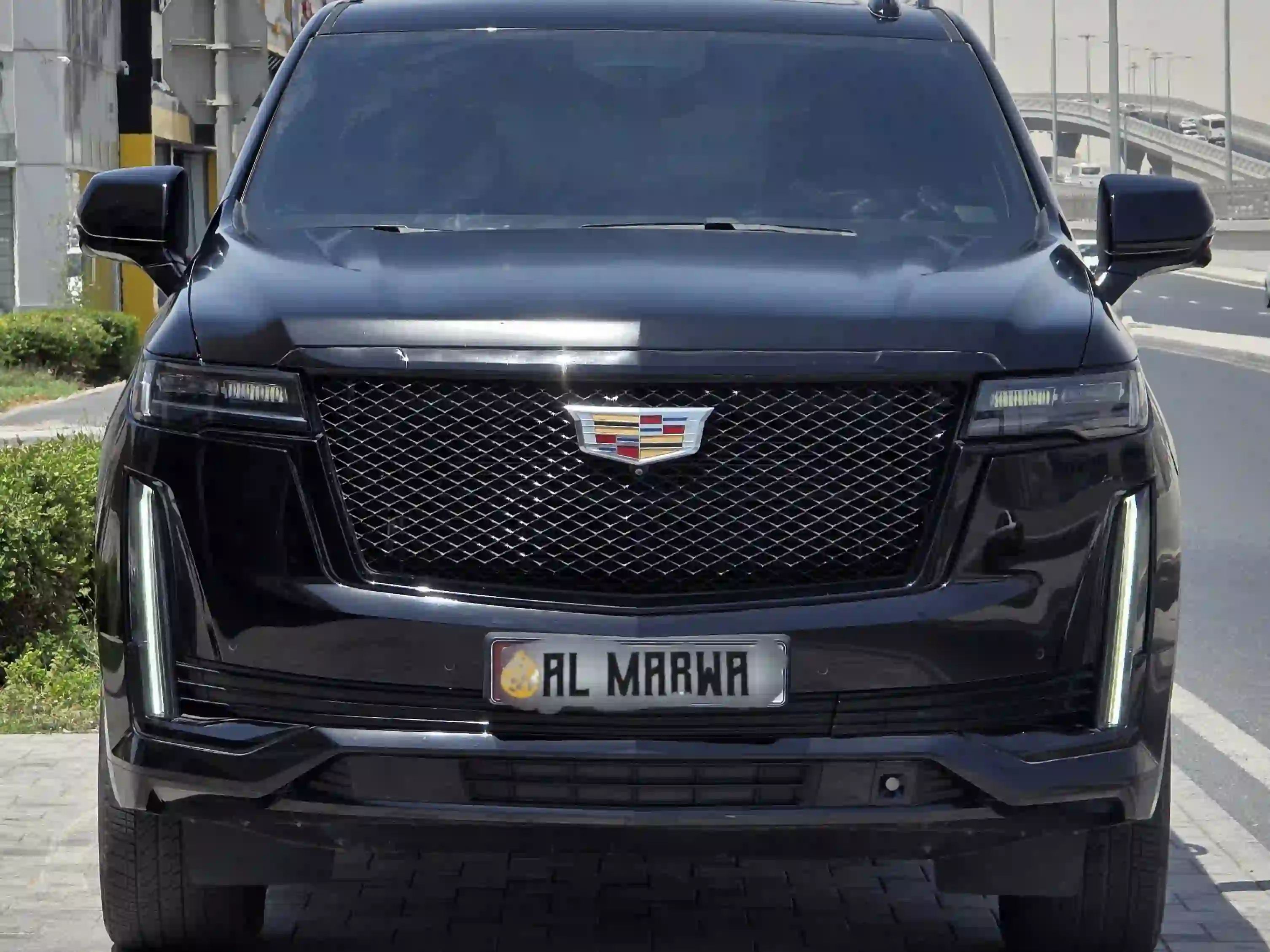 Cadillac Escalade Platinum 2023 - Image 2