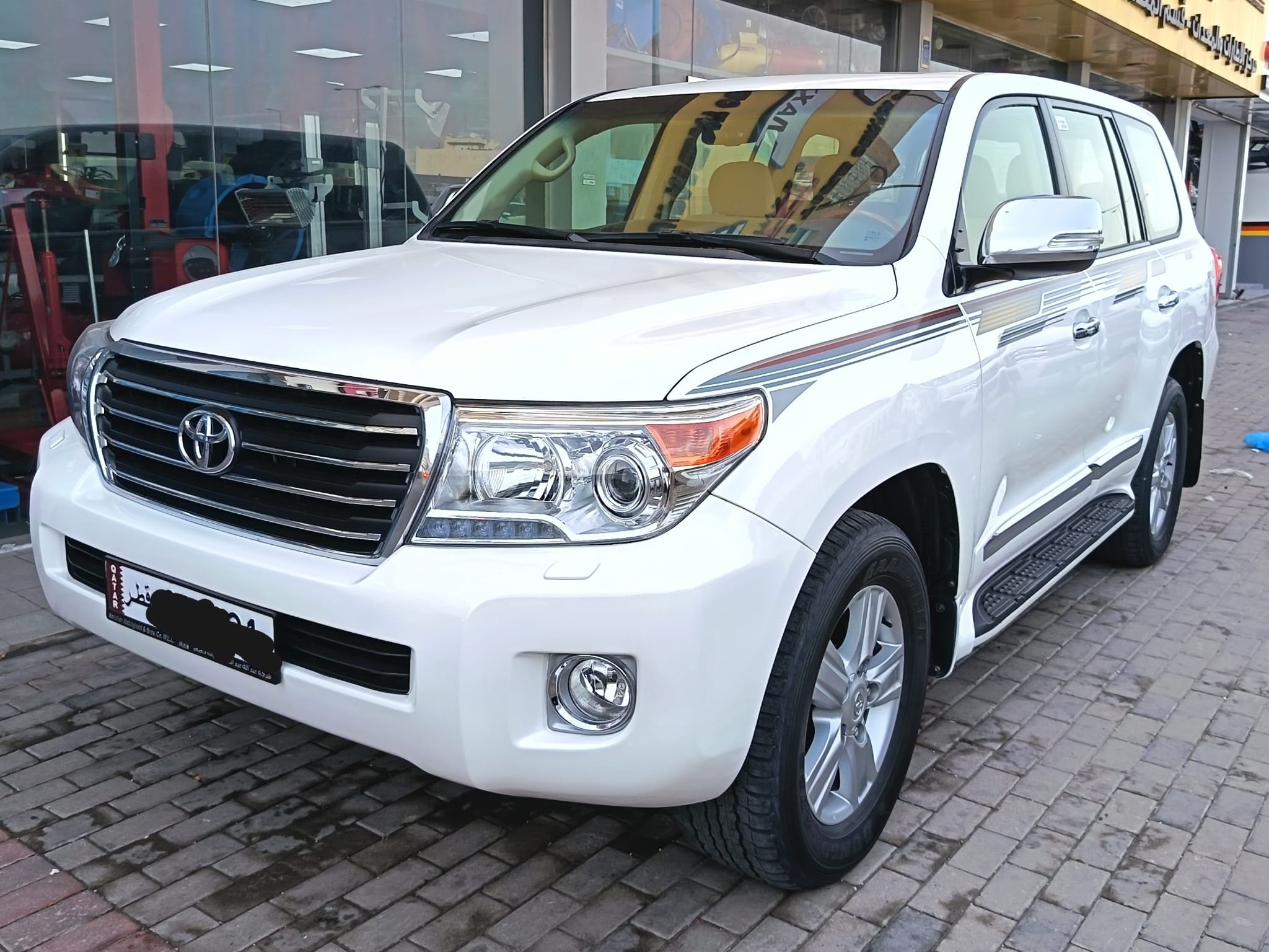 Toyota Land Cruiser GXR v8 2013