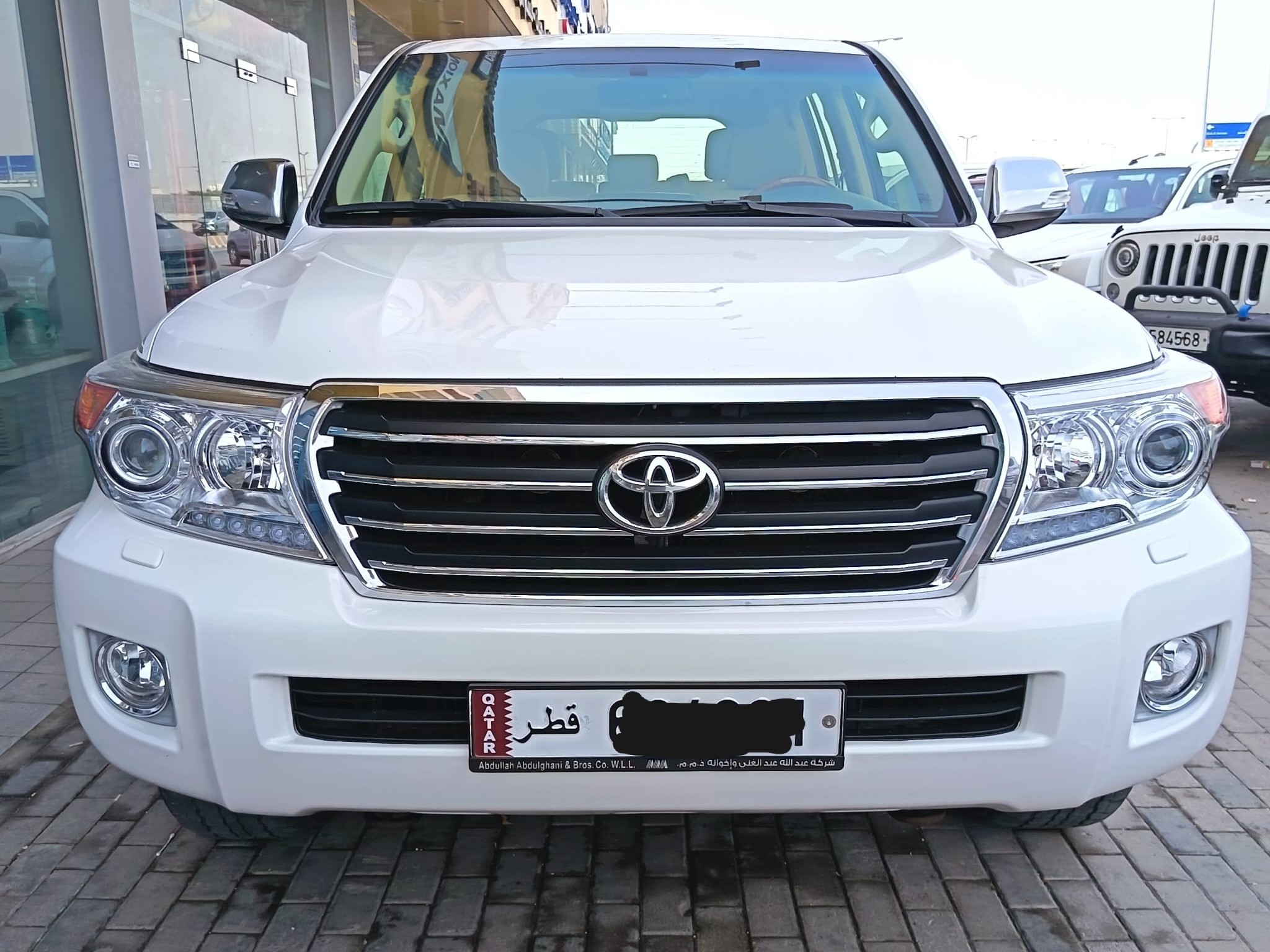 Toyota Land Cruiser GXR v8 2013 - Image 2