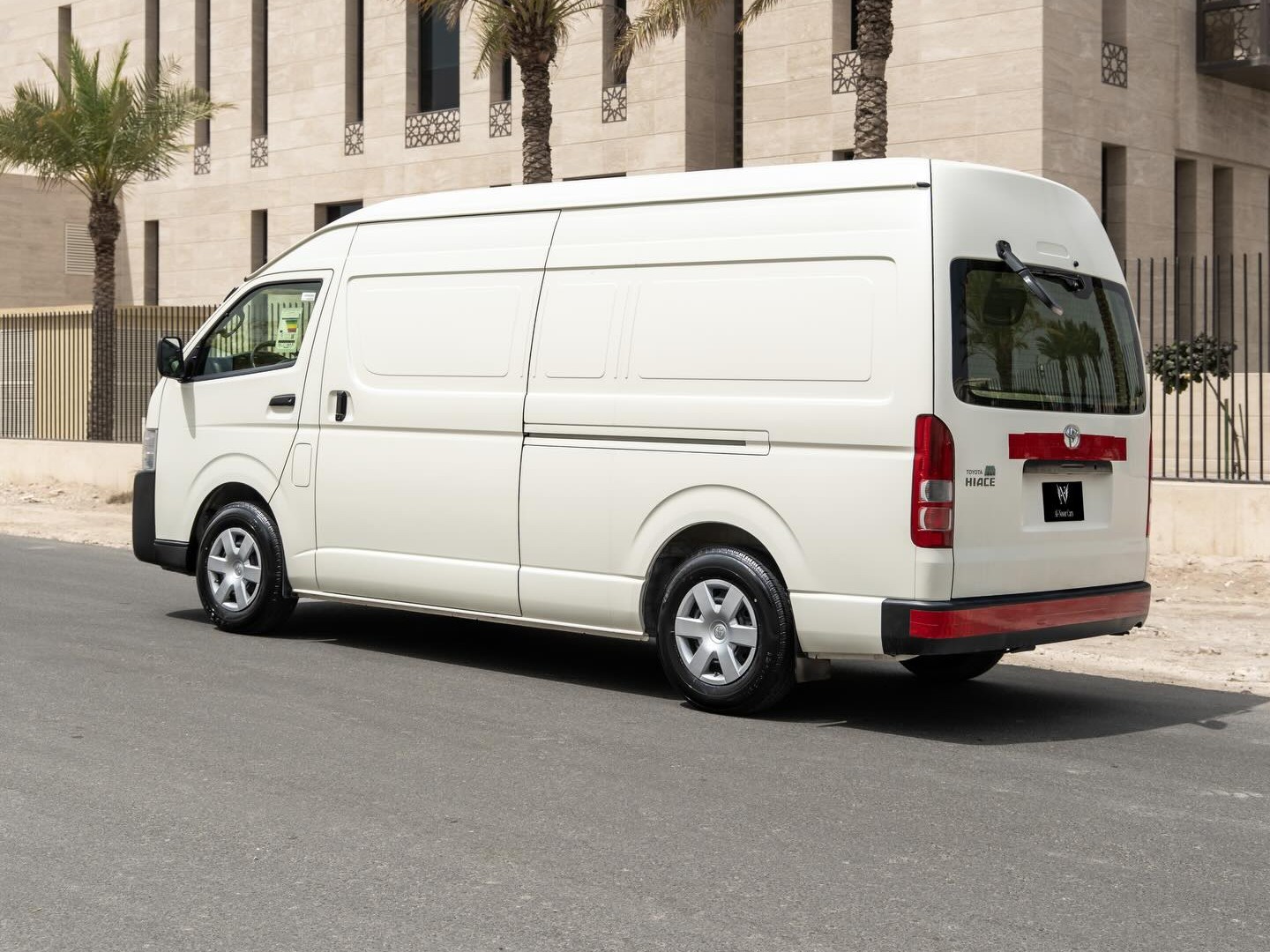 Toyota Hi-Ace 2018 - Image 2