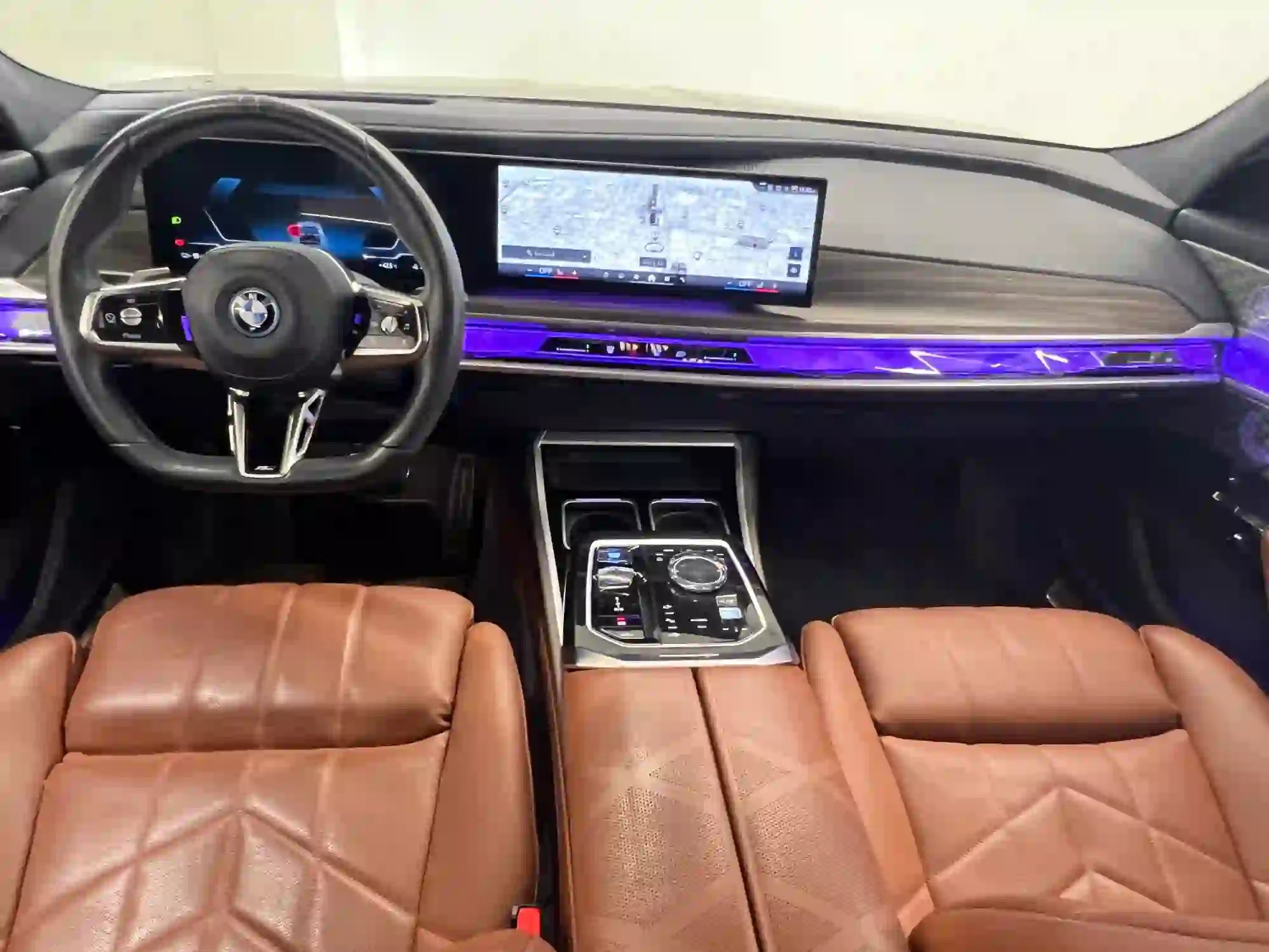 BMW i7 2023 - Image 4
