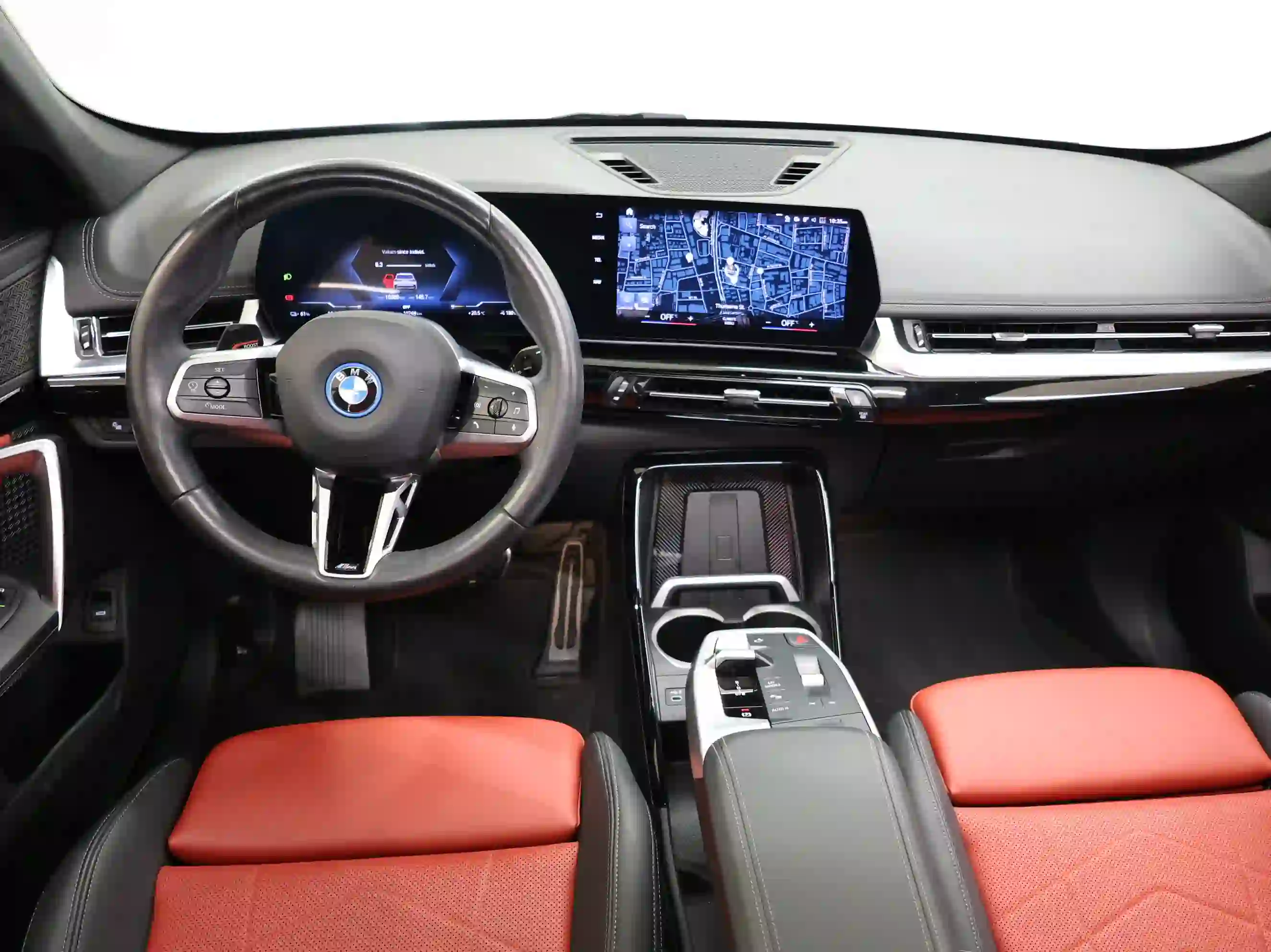 BMW ix 1 xDrive30 M Sport 2024 - Image 4