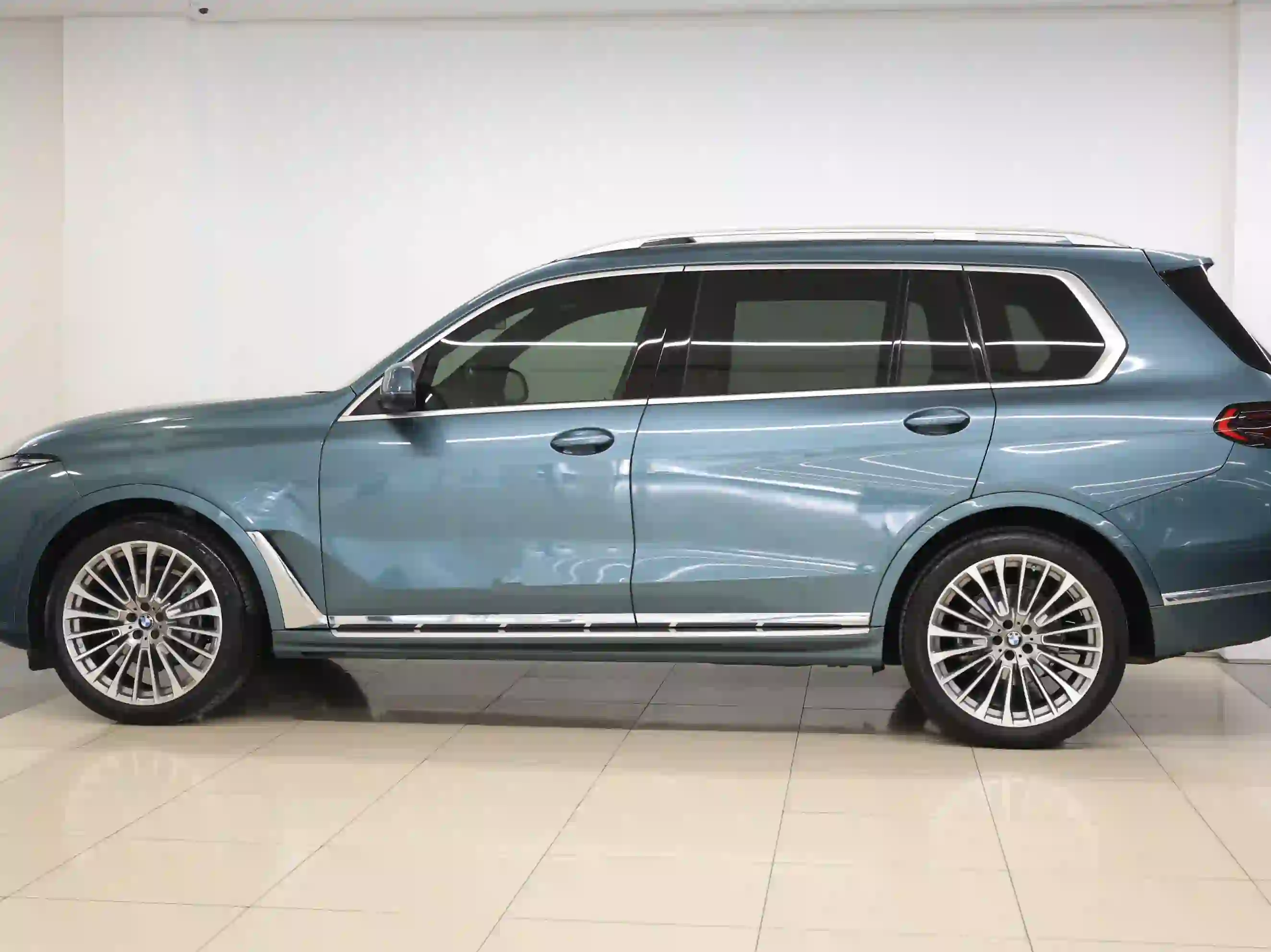 BMW X-Series X7 xDrive40i 2023 - Image 2