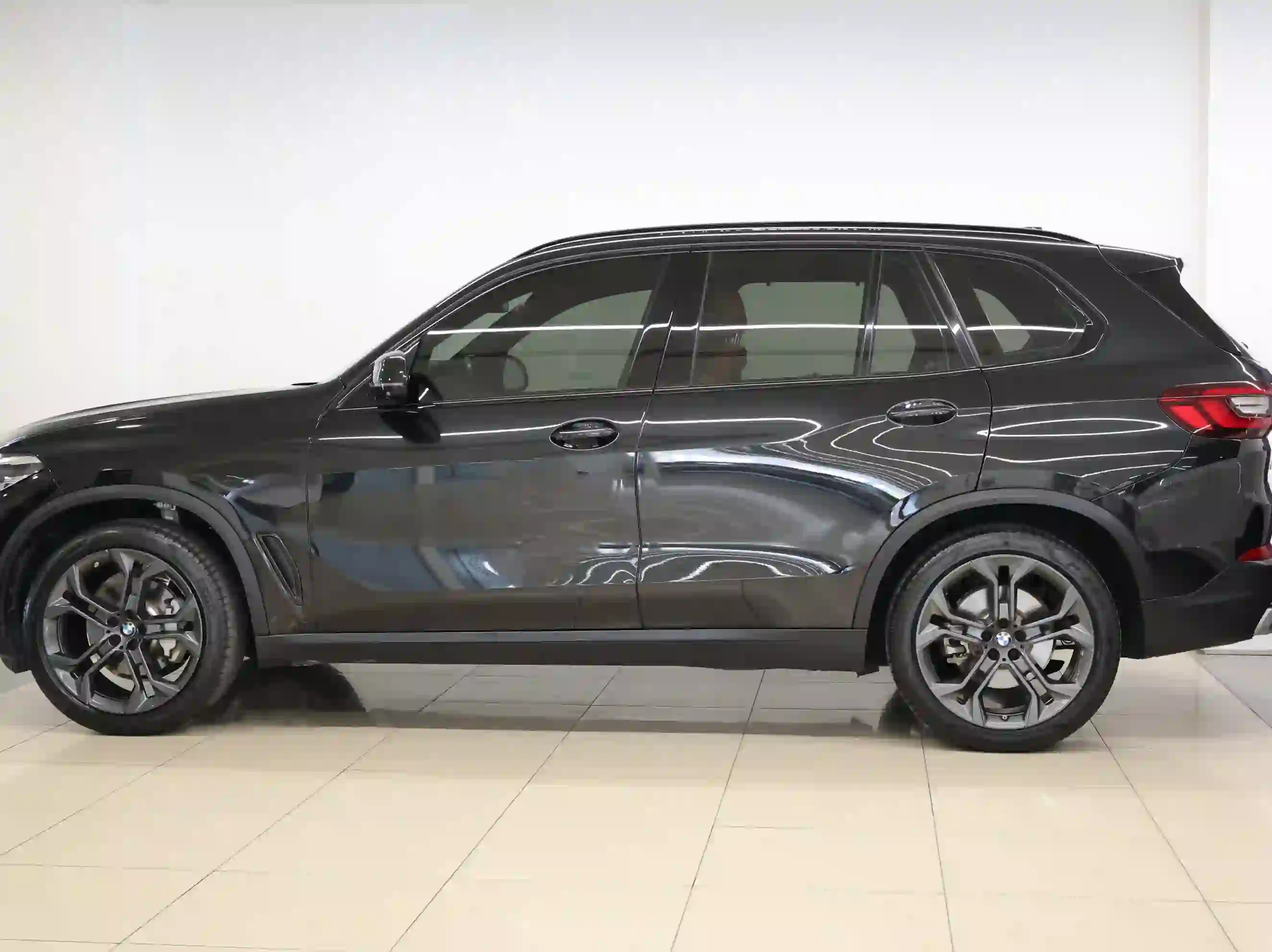 BMW X-Series X5 ( 40i ) 2023 - Image 2