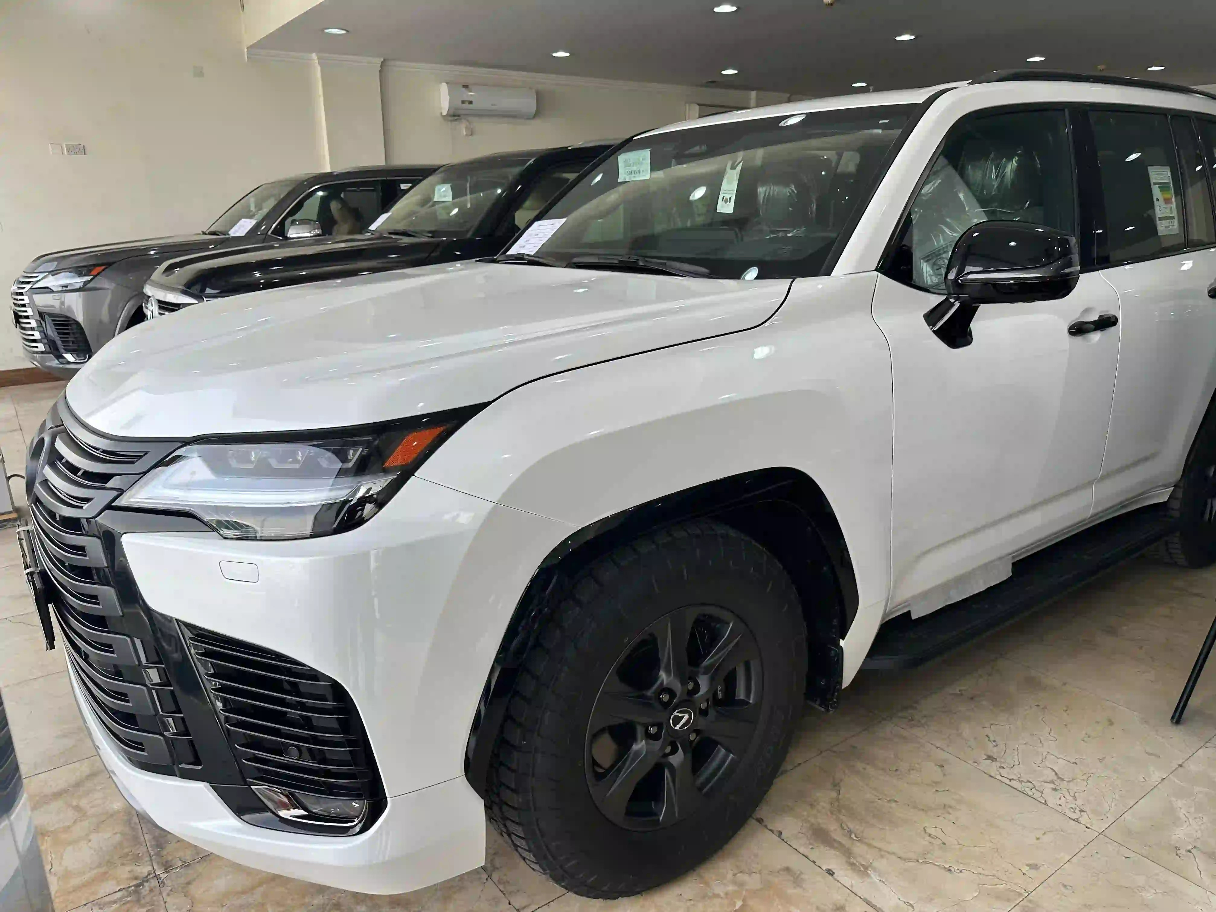 Lexus LX 600 OVERTRAIL 2025 - Image 2