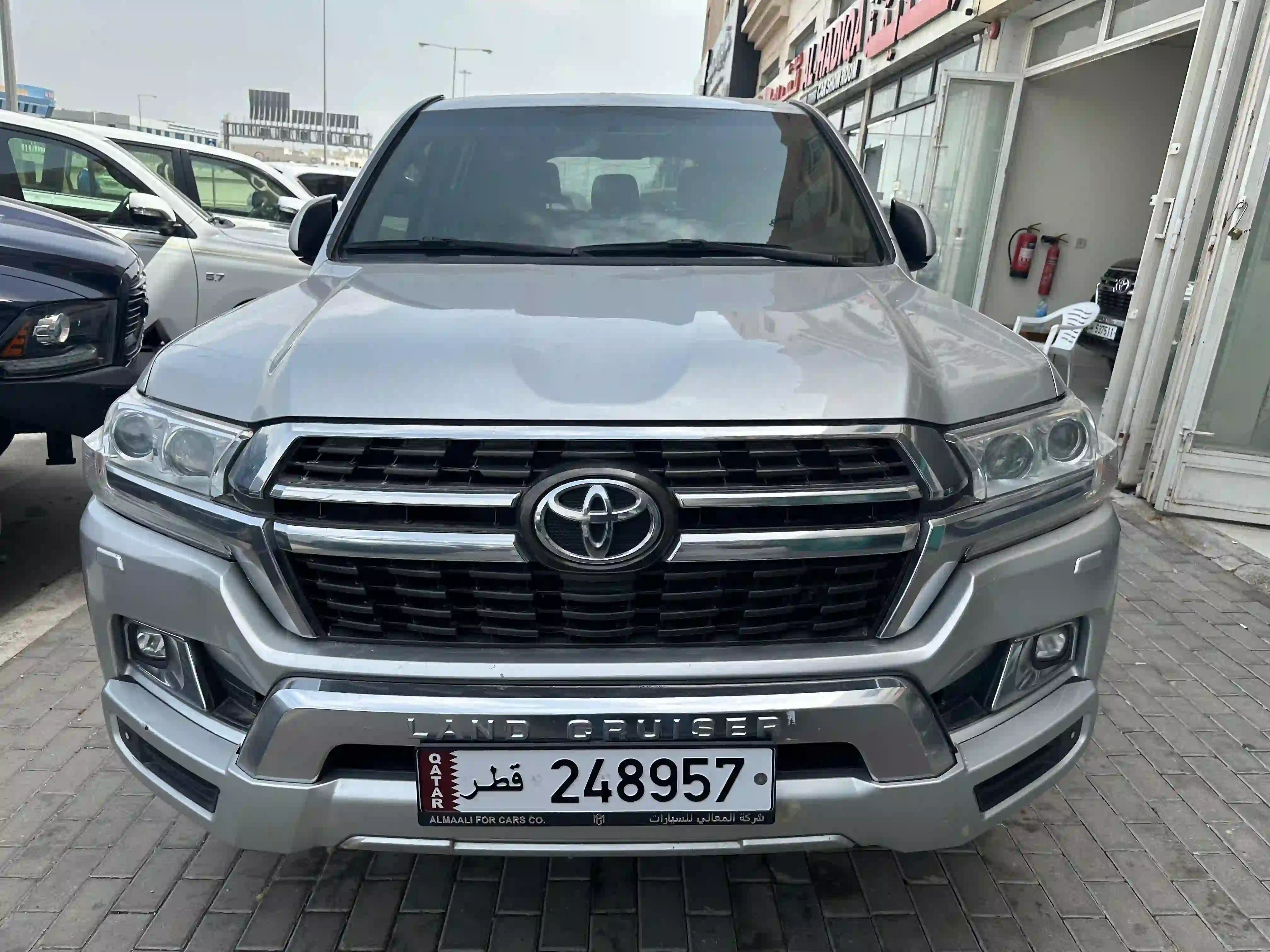 Toyota Land Cruiser GXR v8 2021 - Image 2