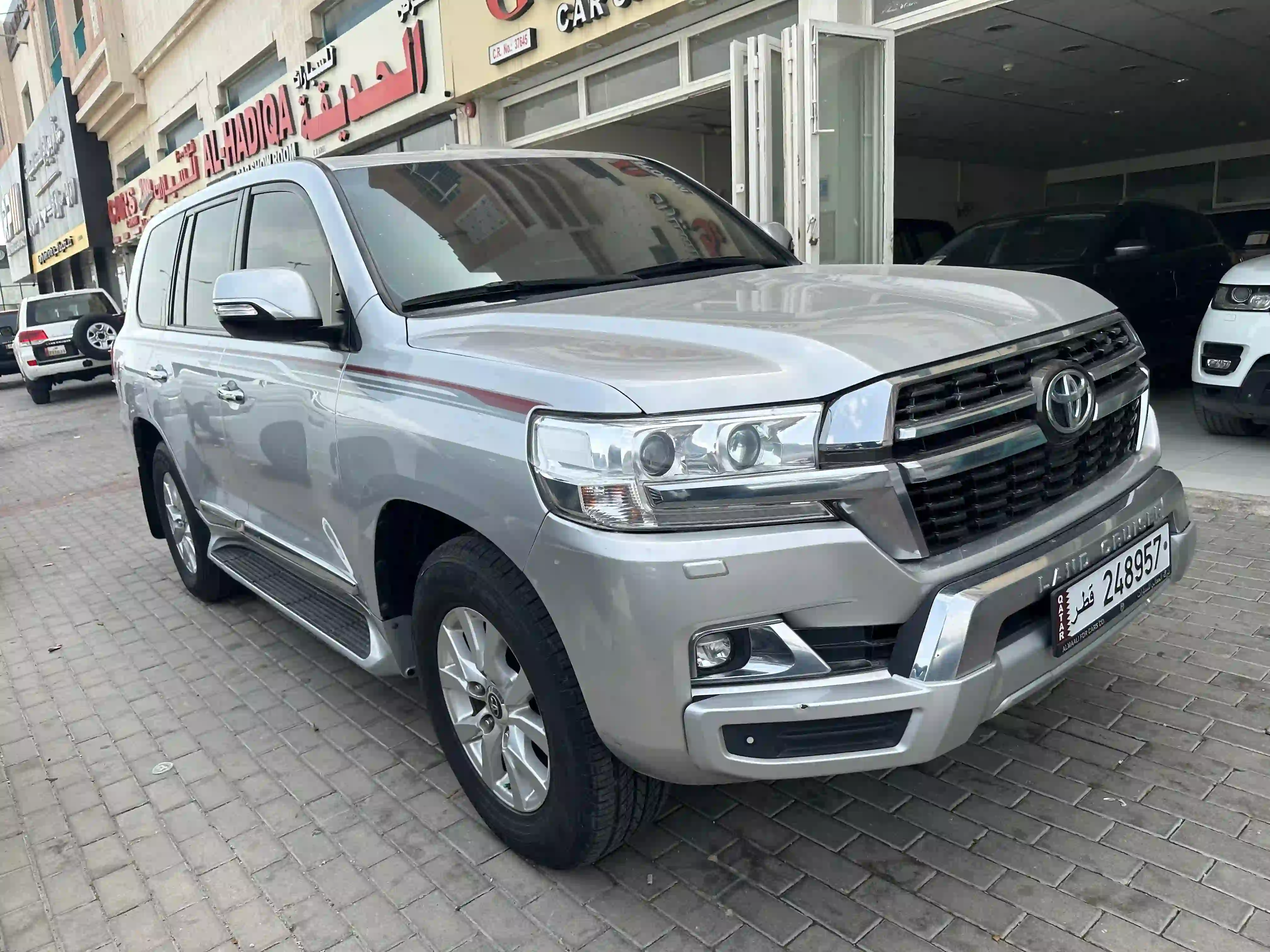 Toyota Land Cruiser GXR v8 2021 - Image 3