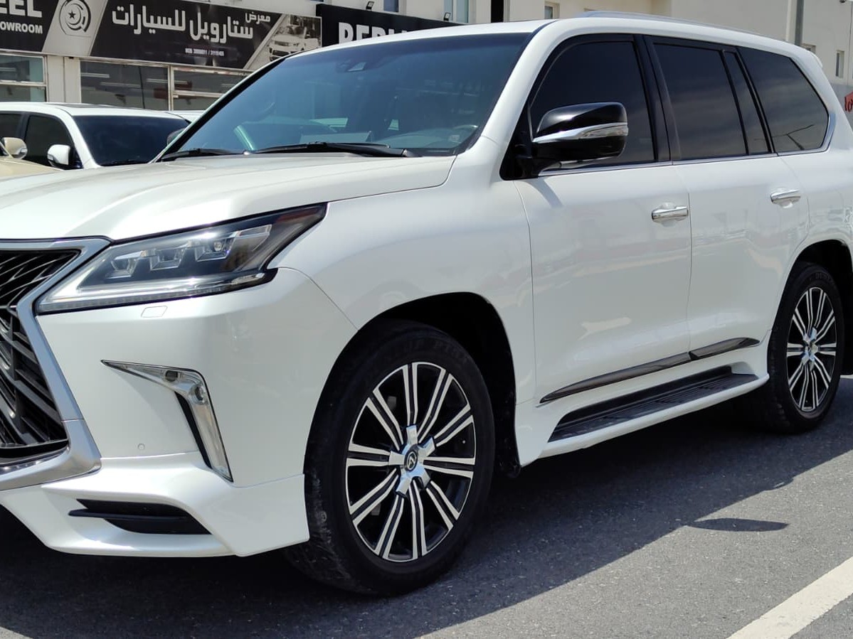Lexus LX 570 S 2018 - Image 2