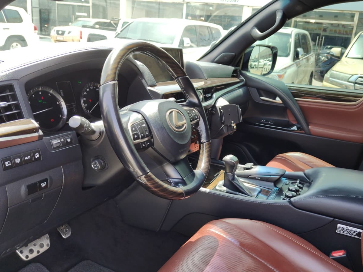 Lexus LX 570 S 2018 - Image 3